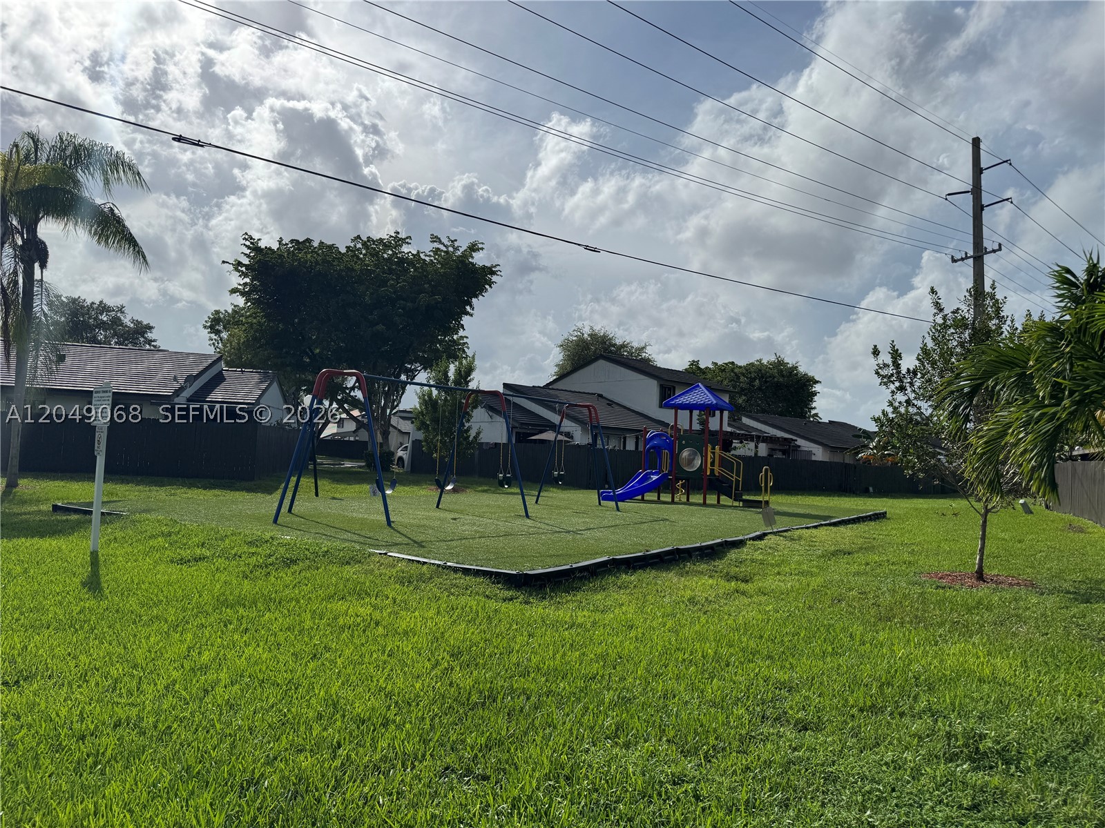 DEERWOOD TOWNHOMES - Residential Lease