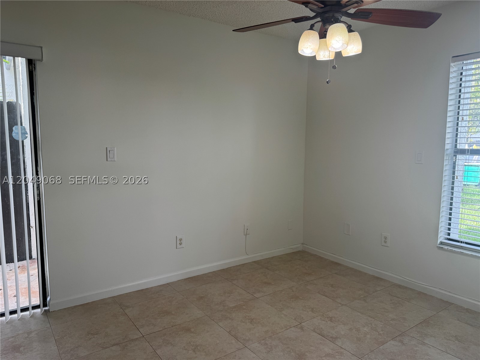 DEERWOOD TOWNHOMES - Residential Lease