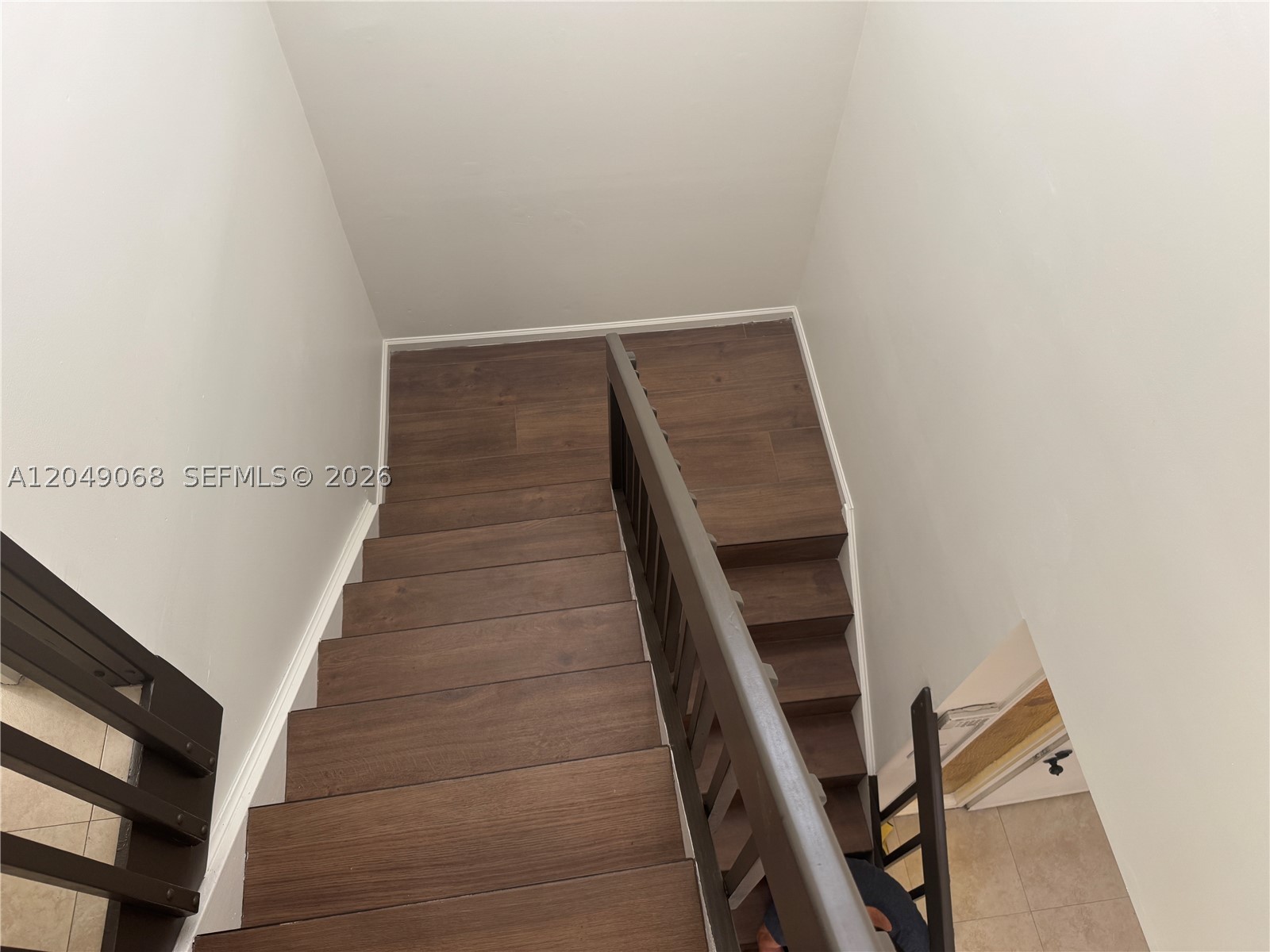 DEERWOOD TOWNHOMES - Residential Lease