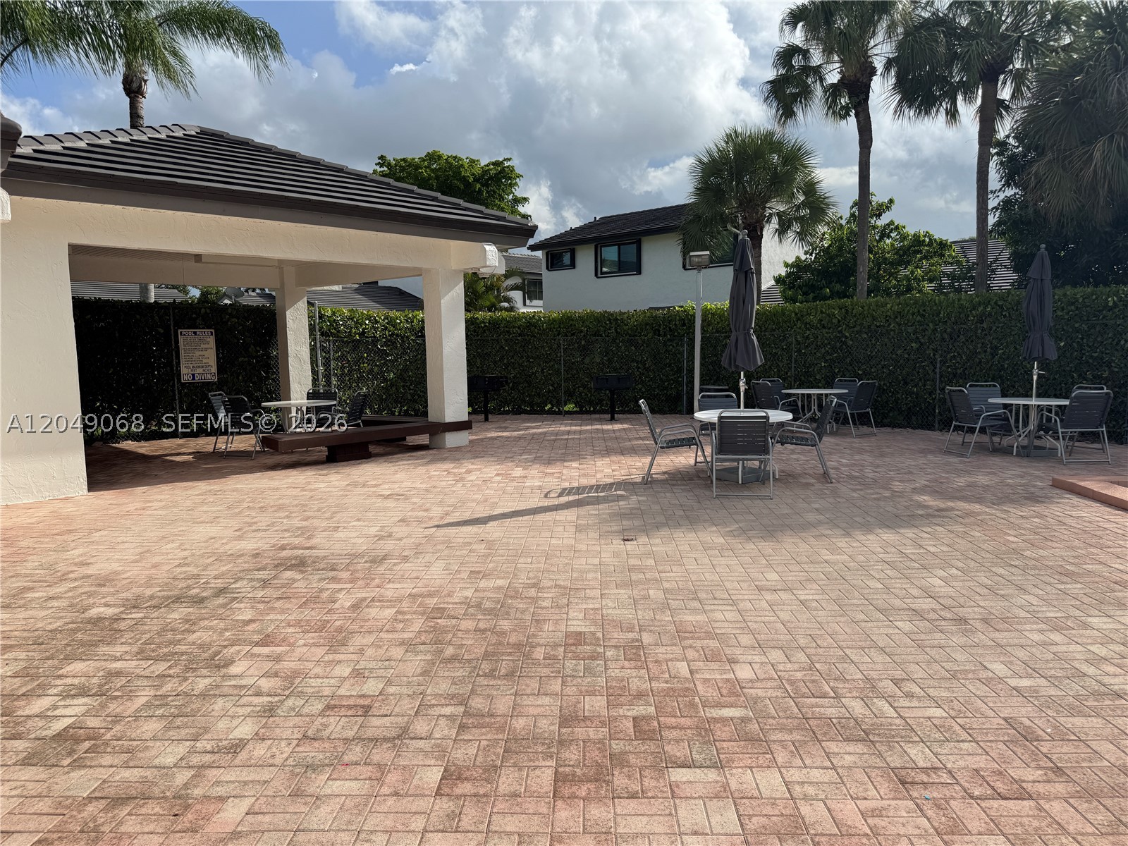 DEERWOOD TOWNHOMES - Residential Lease