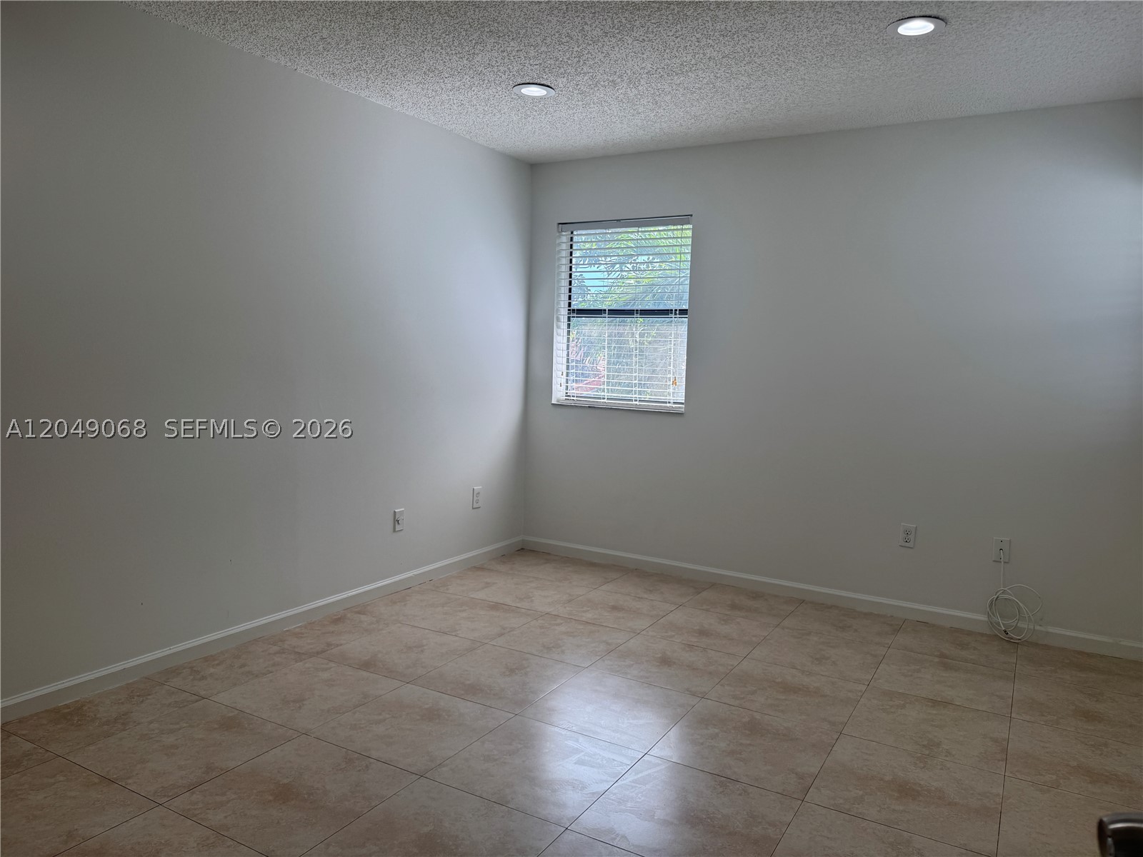 DEERWOOD TOWNHOMES - Residential Lease