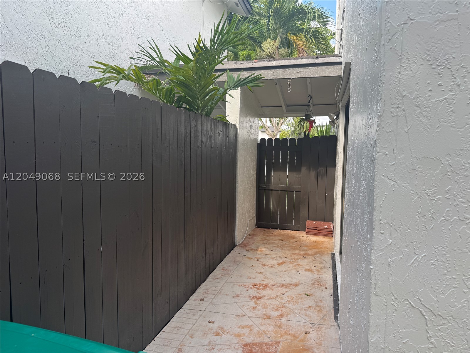 DEERWOOD TOWNHOMES - Residential Lease