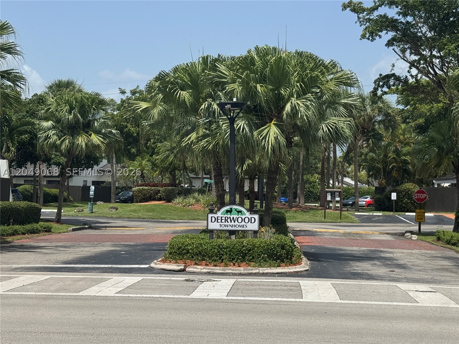 DEERWOOD TOWNHOMES - Residential Lease