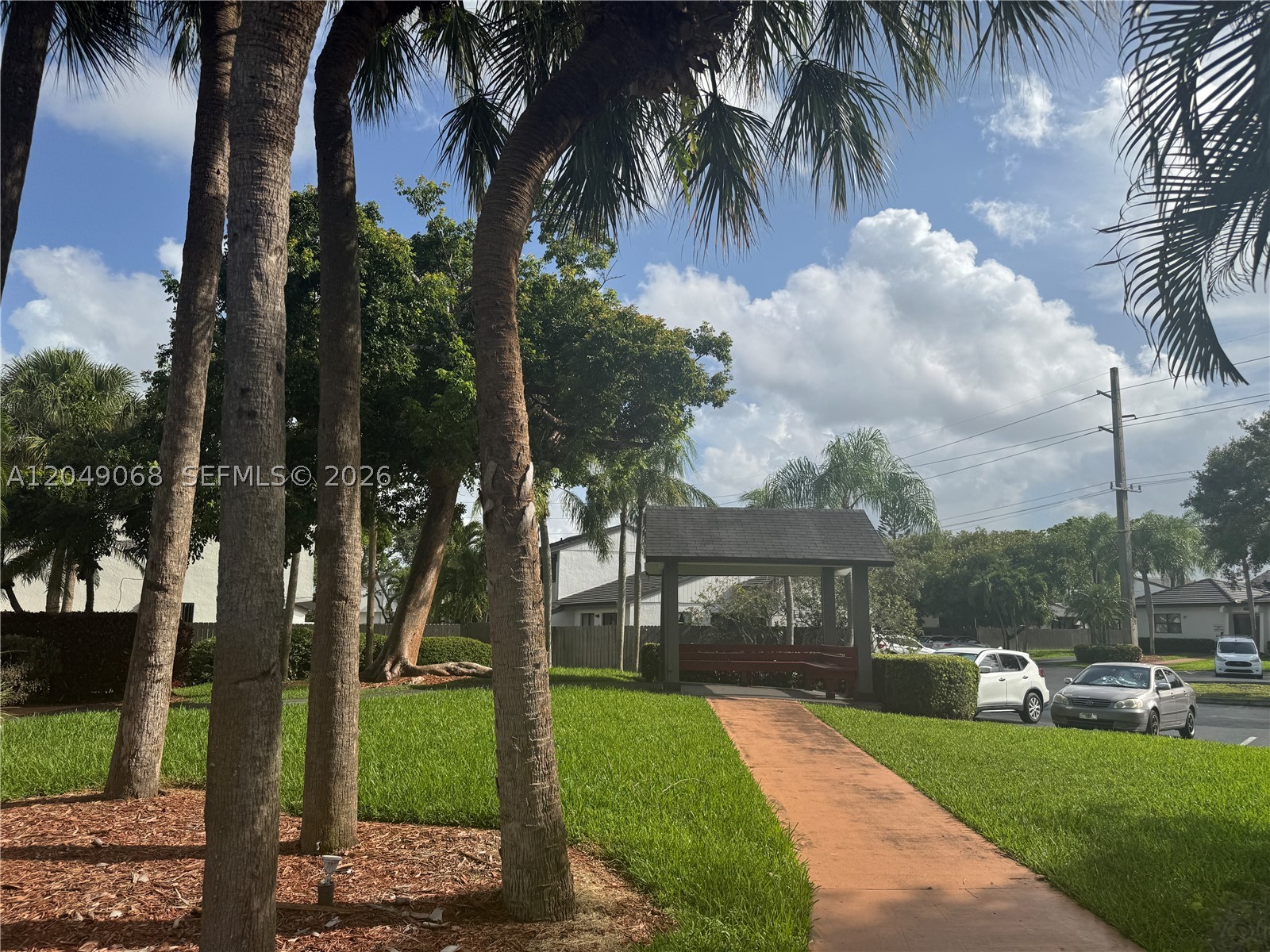 DEERWOOD TOWNHOMES - Residential Lease