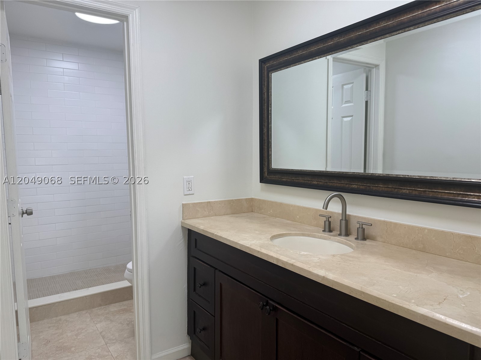 DEERWOOD TOWNHOMES - Residential Lease