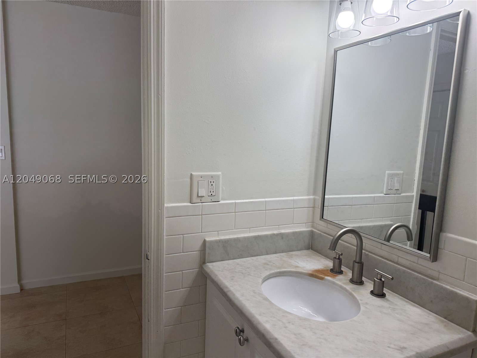 DEERWOOD TOWNHOMES - Residential Lease