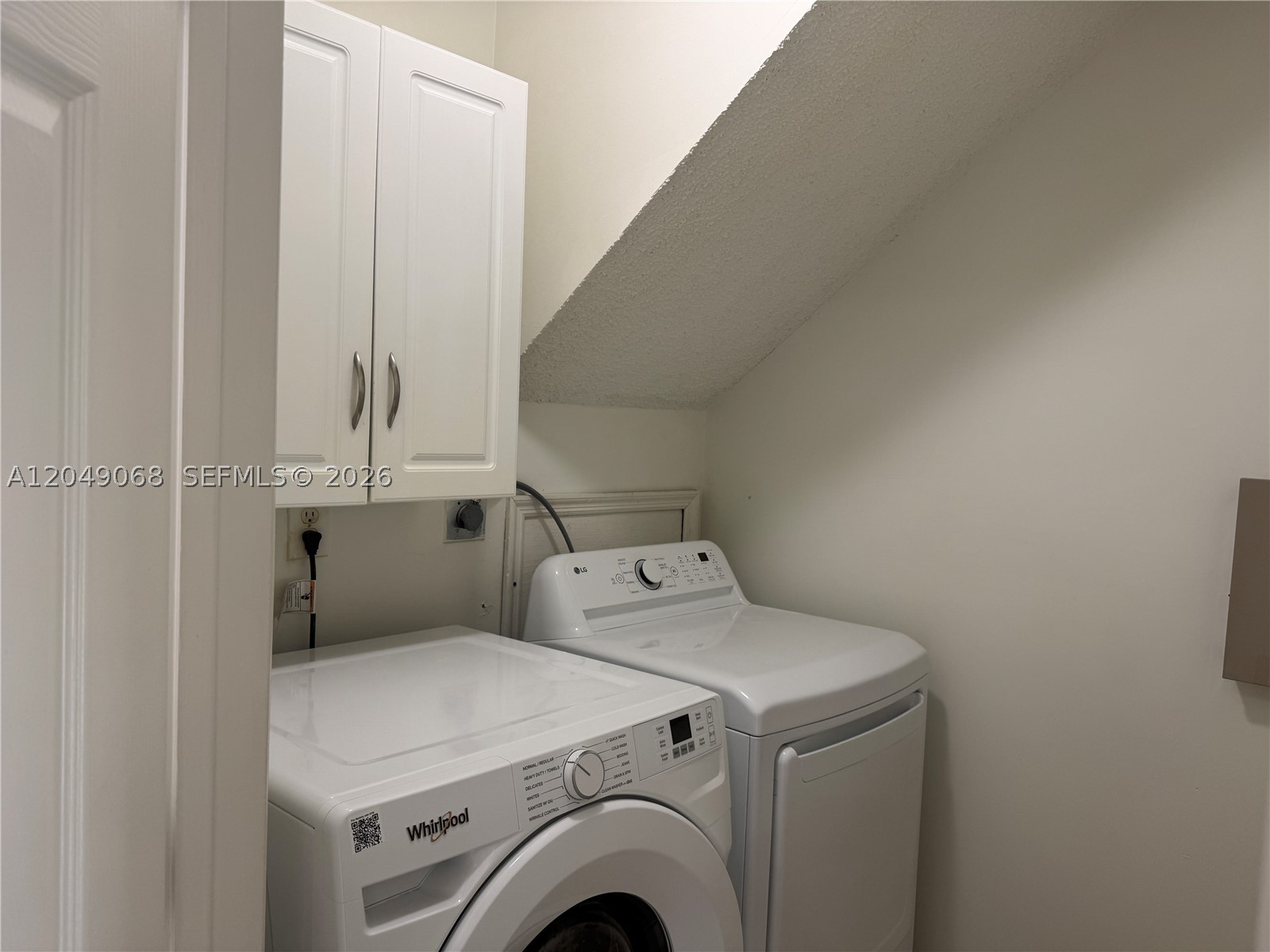 DEERWOOD TOWNHOMES - Residential Lease