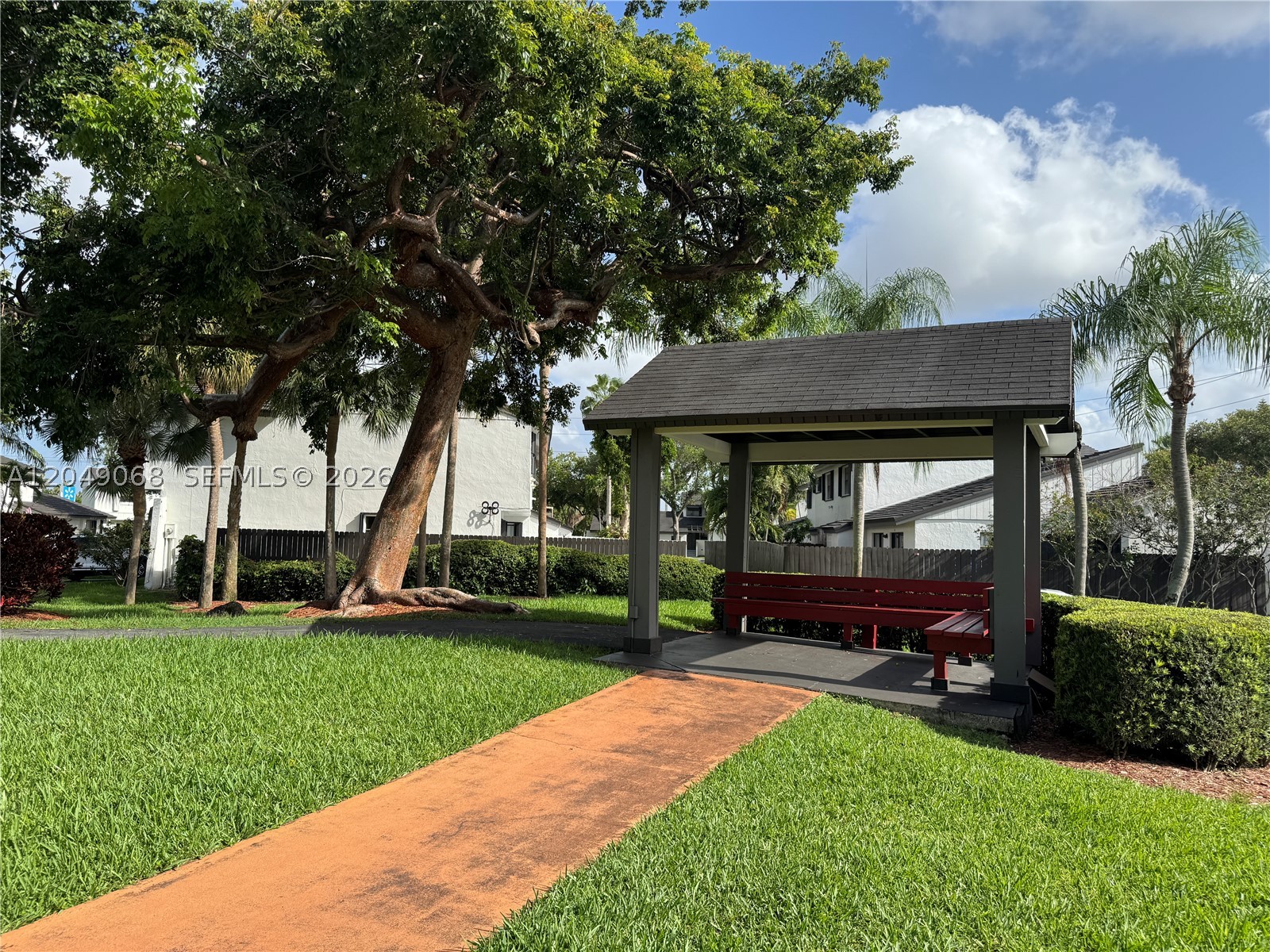 DEERWOOD TOWNHOMES - Residential Lease