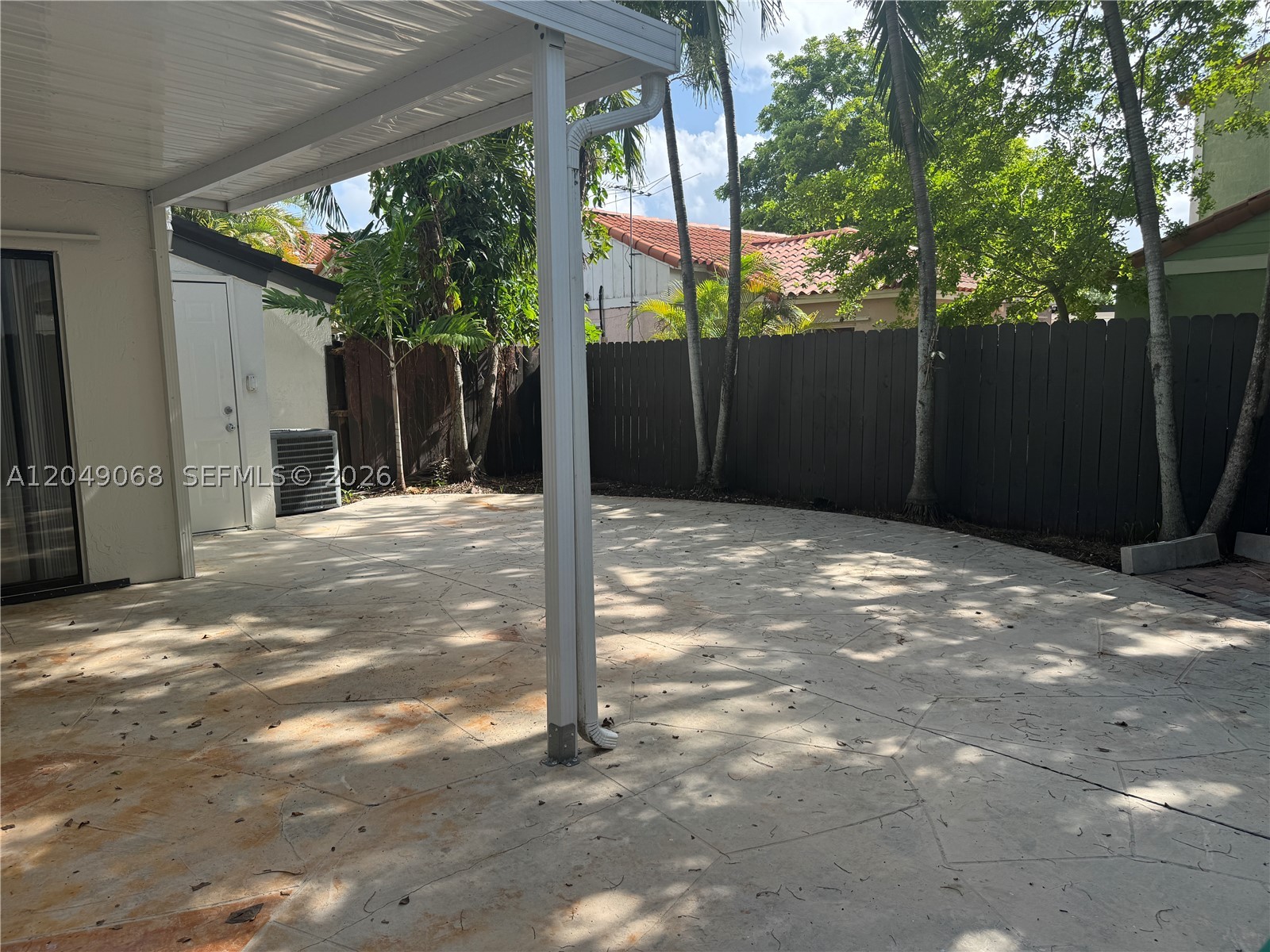 DEERWOOD TOWNHOMES - Residential Lease