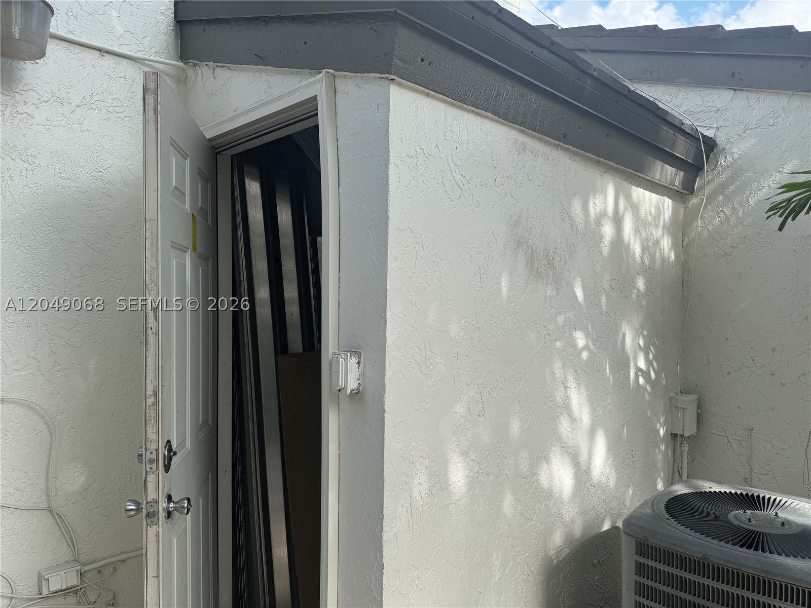 DEERWOOD TOWNHOMES - Residential Lease