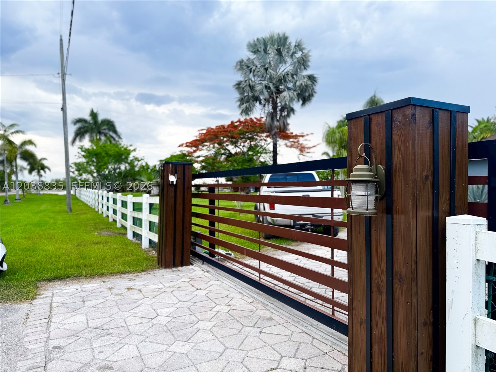 UNPLANTE LAND - Residential