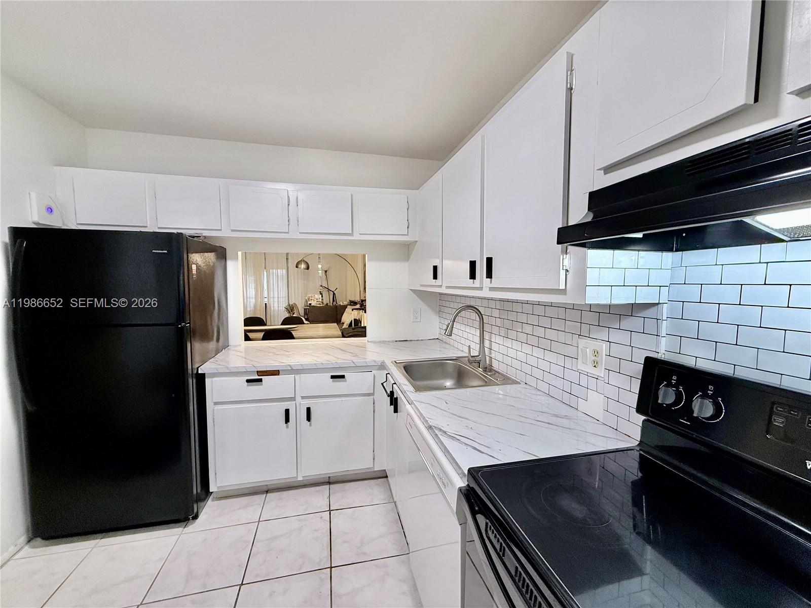 SANDS POINT CONDOMINIUM I - Residential