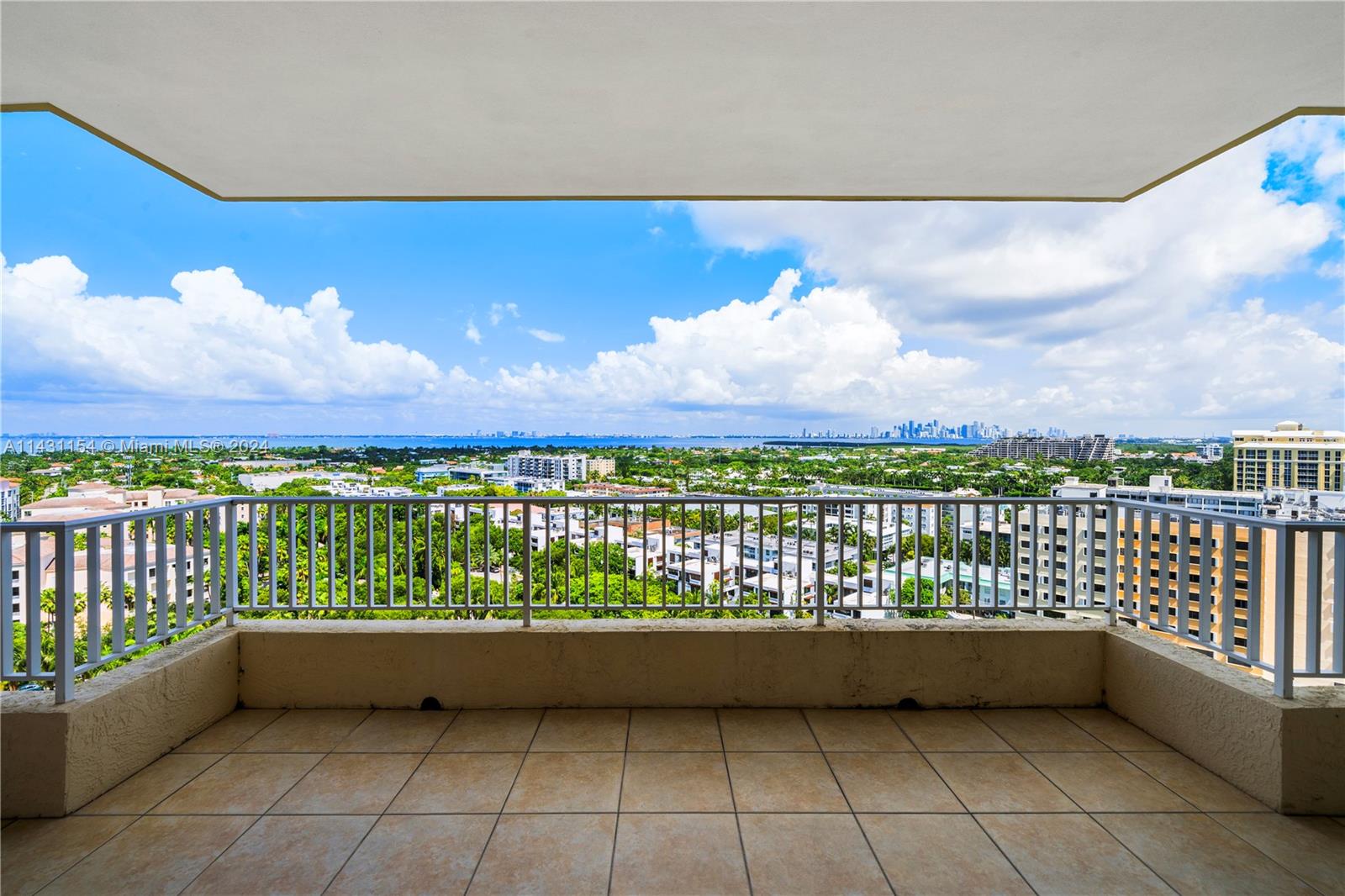 CLUB TOWER THREE CONDO - Residential