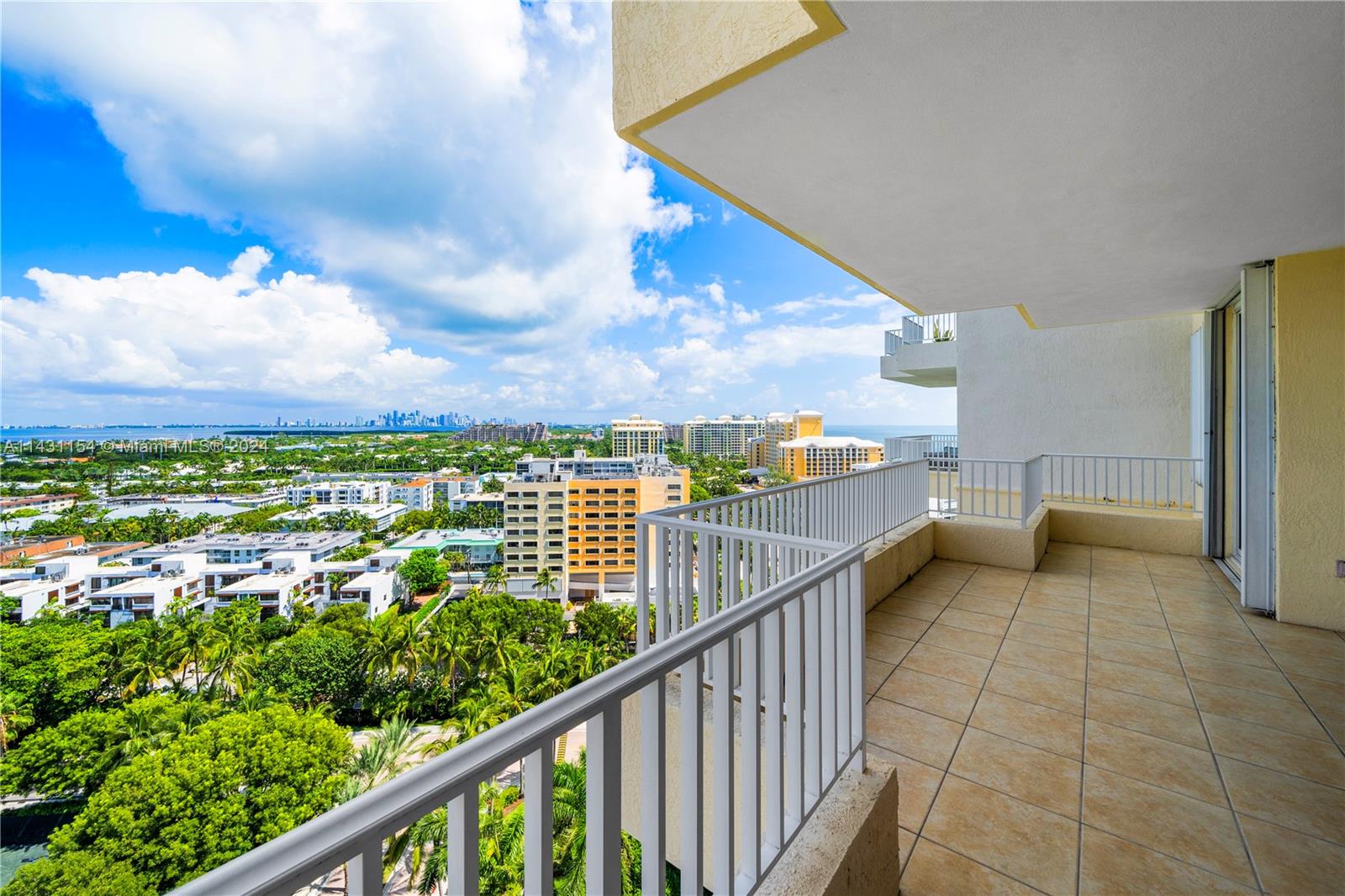 CLUB TOWER THREE CONDO - Residential