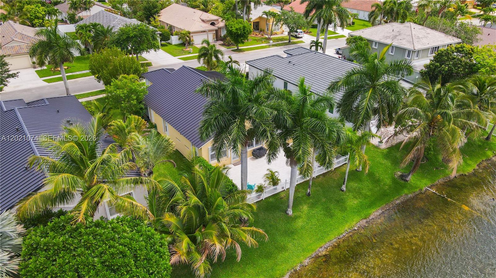 HEFTLER HOMES AT PEMBROKE - Residential