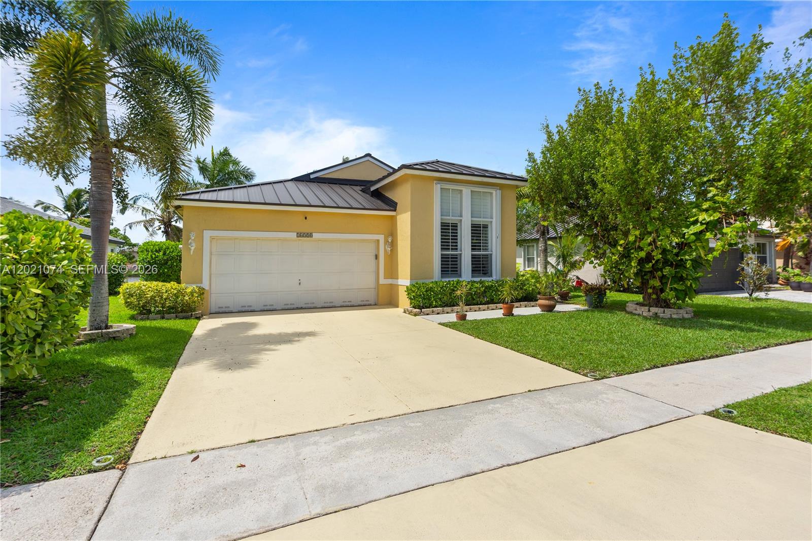 HEFTLER HOMES AT PEMBROKE - Residential