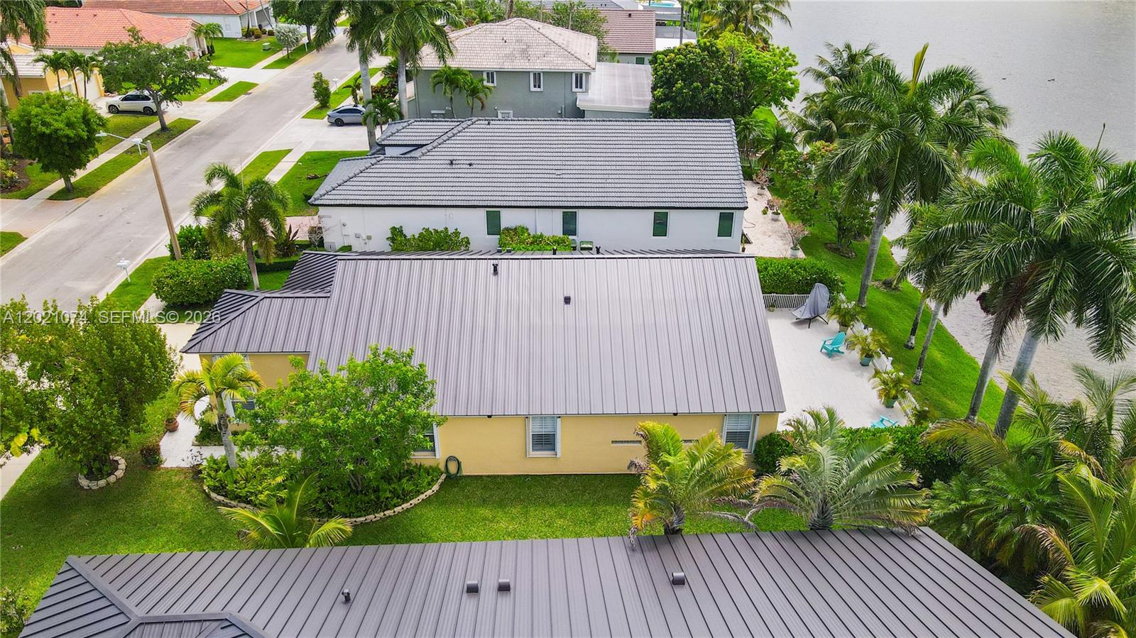 HEFTLER HOMES AT PEMBROKE - Residential