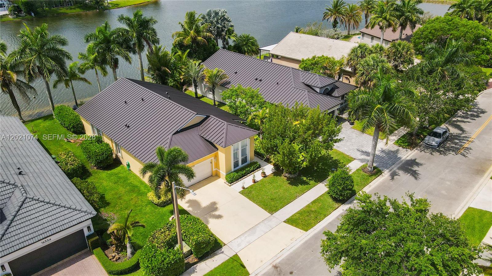 HEFTLER HOMES AT PEMBROKE - Residential