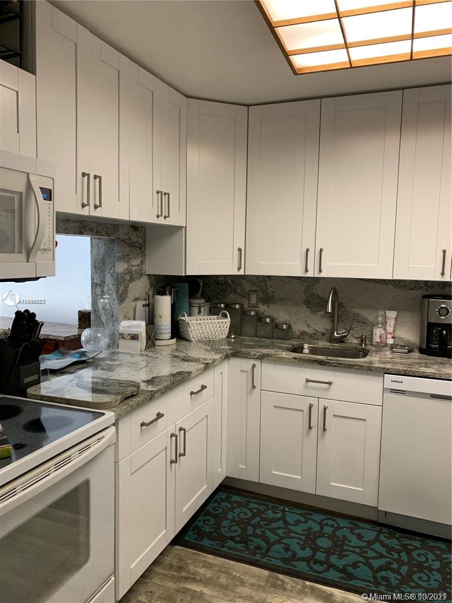 FIRST GULFSTREAM GARDEN C - Residential