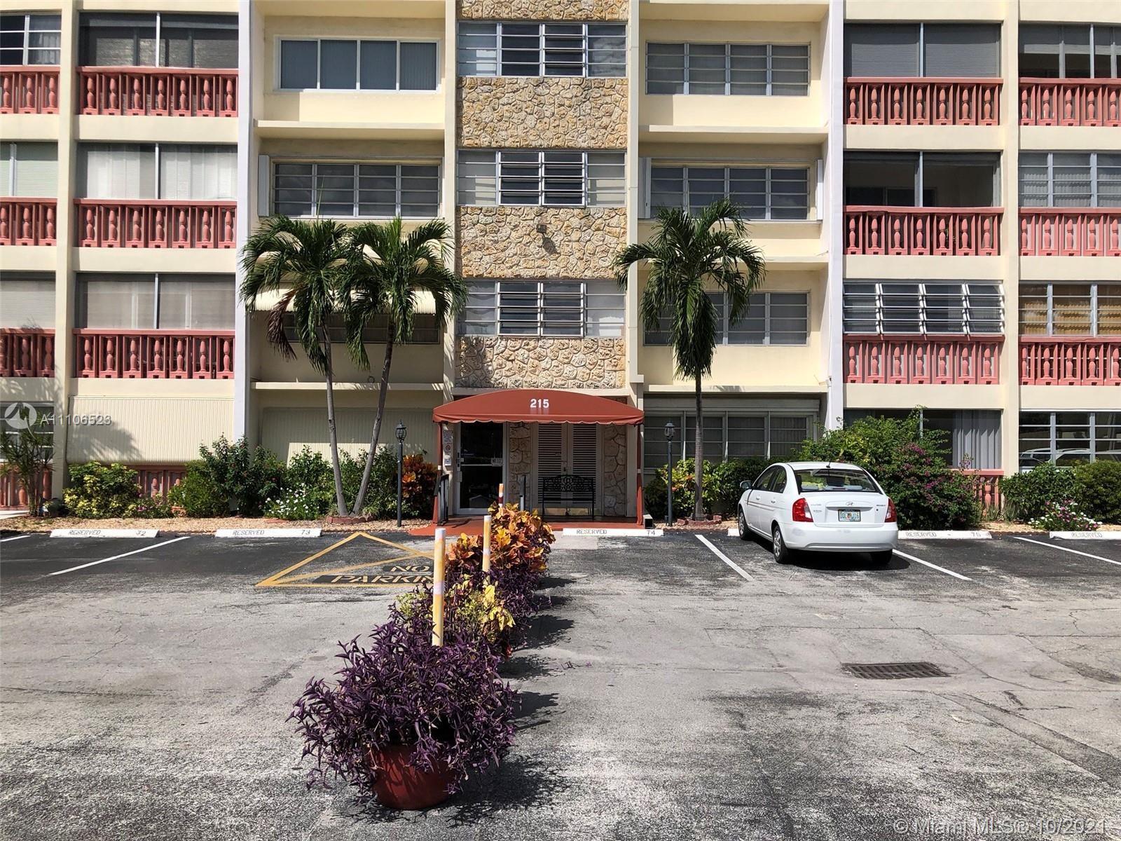 FIRST GULFSTREAM GARDEN C - Residential