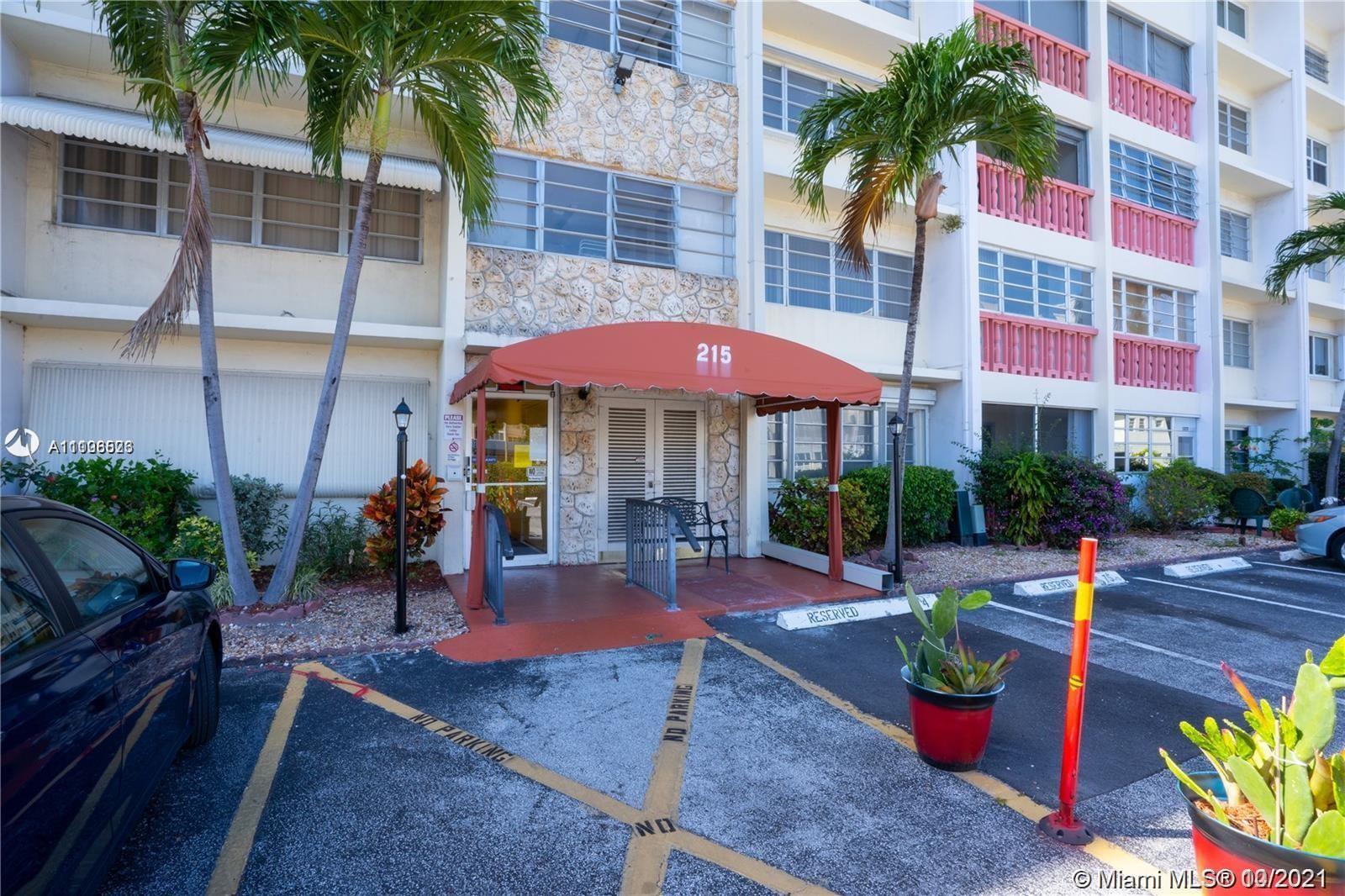 FIRST GULFSTREAM GARDEN C - Residential