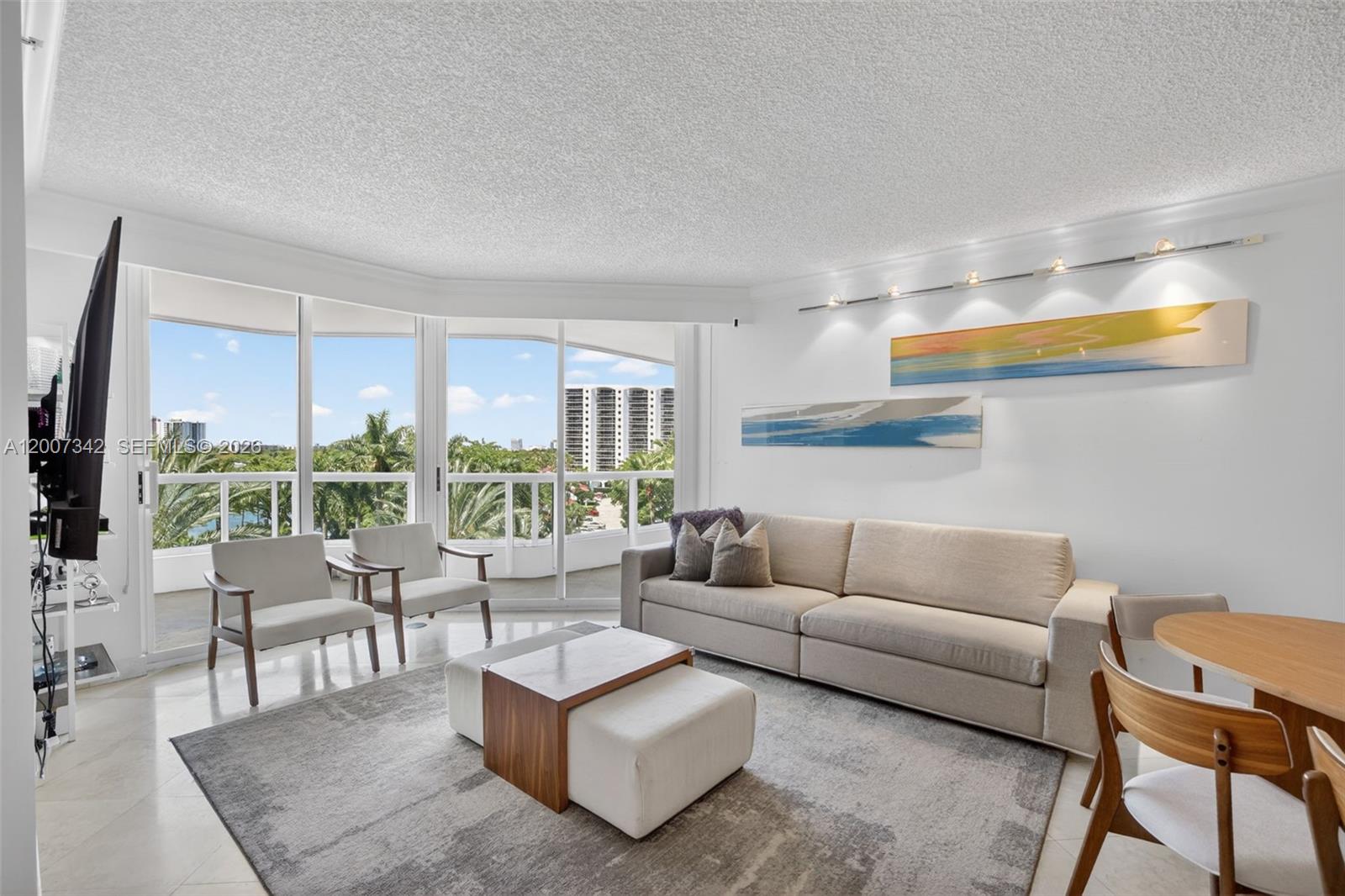NORTH TOWER AT THE POINT - Residential