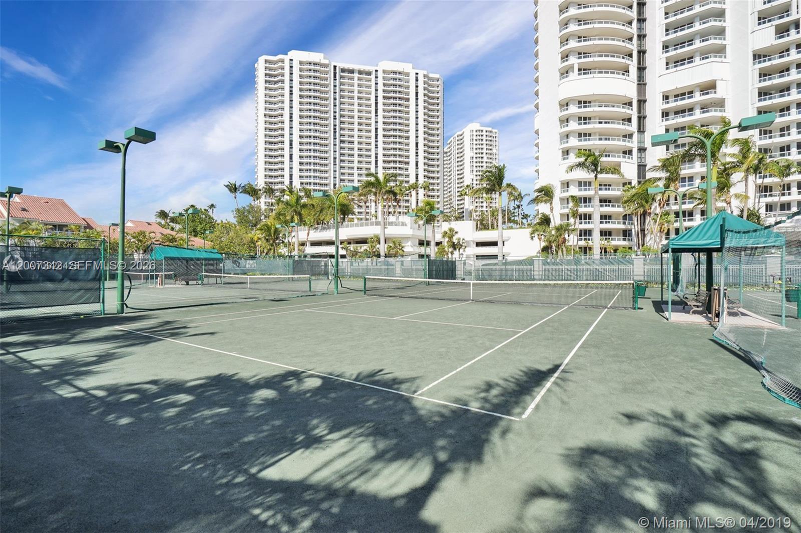 NORTH TOWER AT THE POINT - Residential