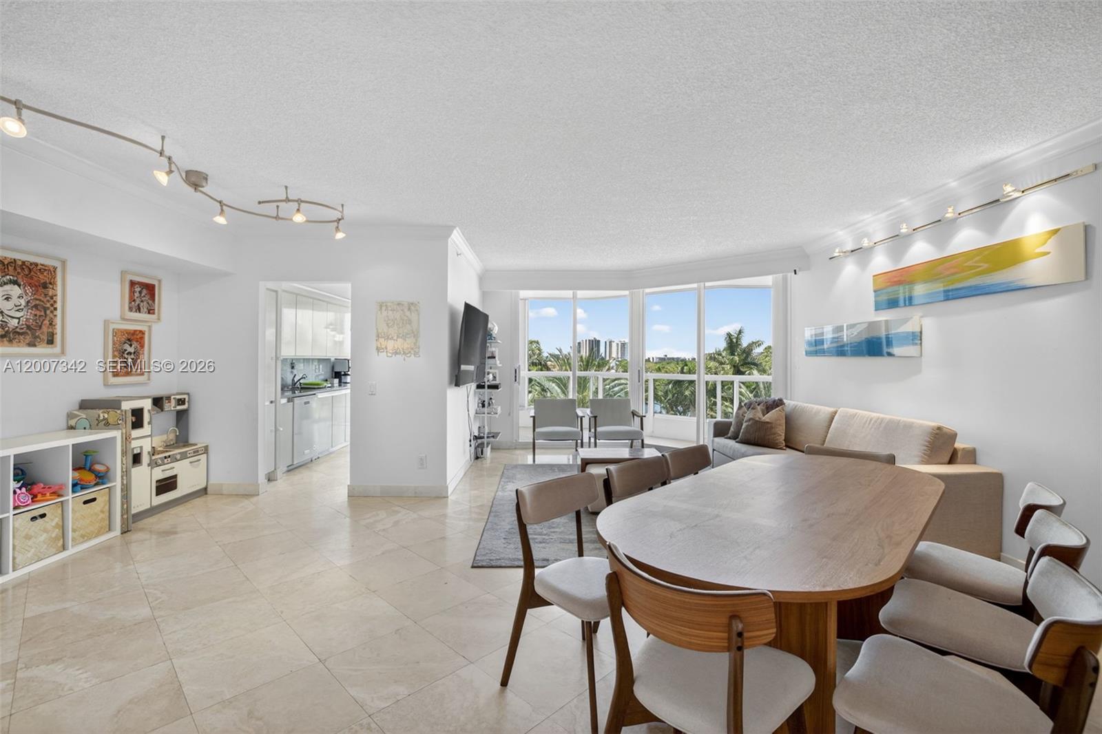 NORTH TOWER AT THE POINT - Residential