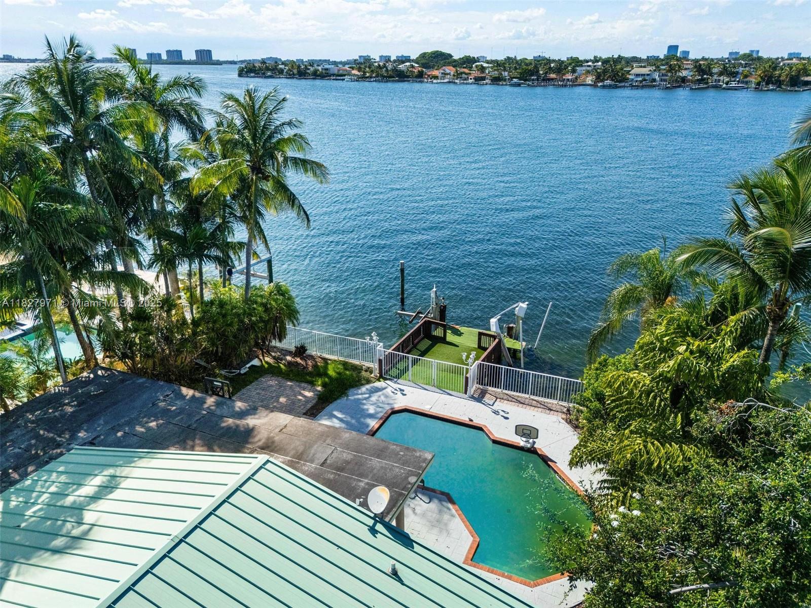 BISCAYNE POINT - Residential