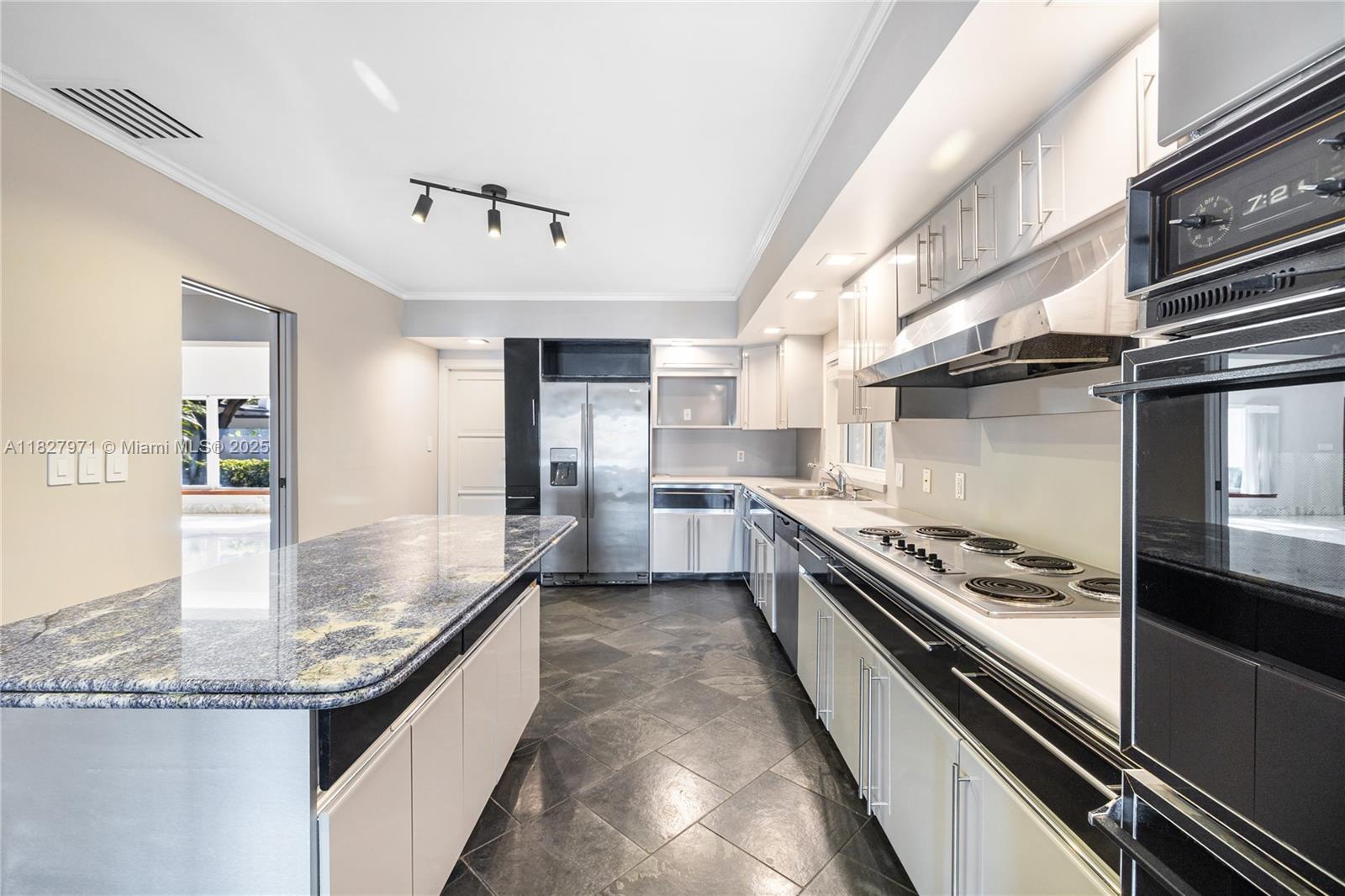 BISCAYNE POINT - Residential