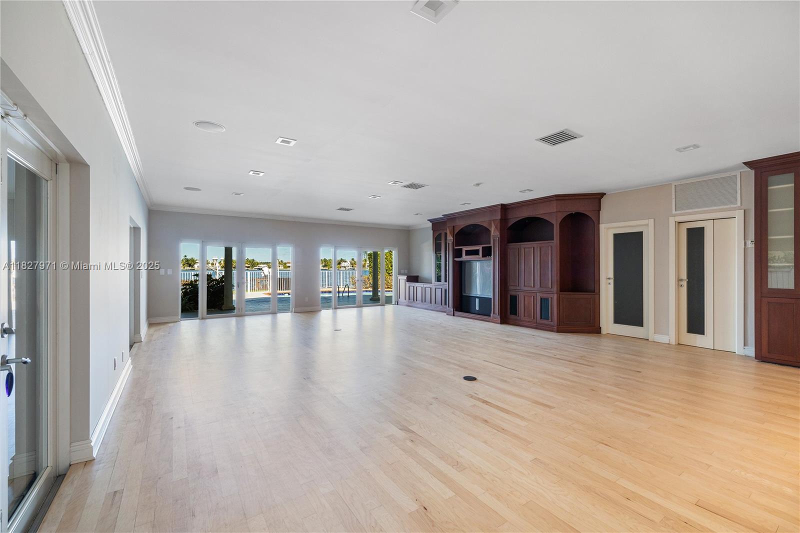 BISCAYNE POINT - Residential