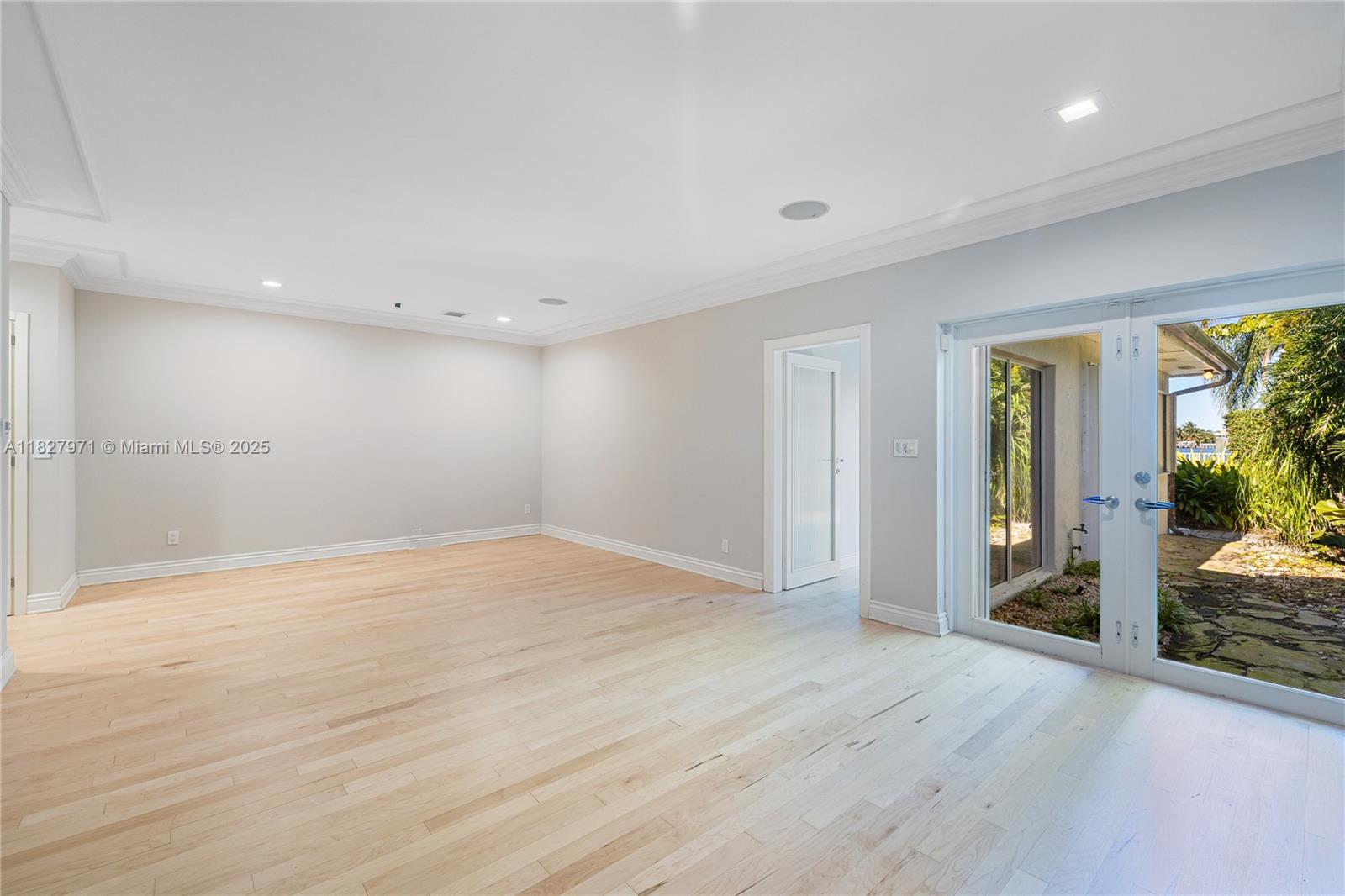 BISCAYNE POINT - Residential