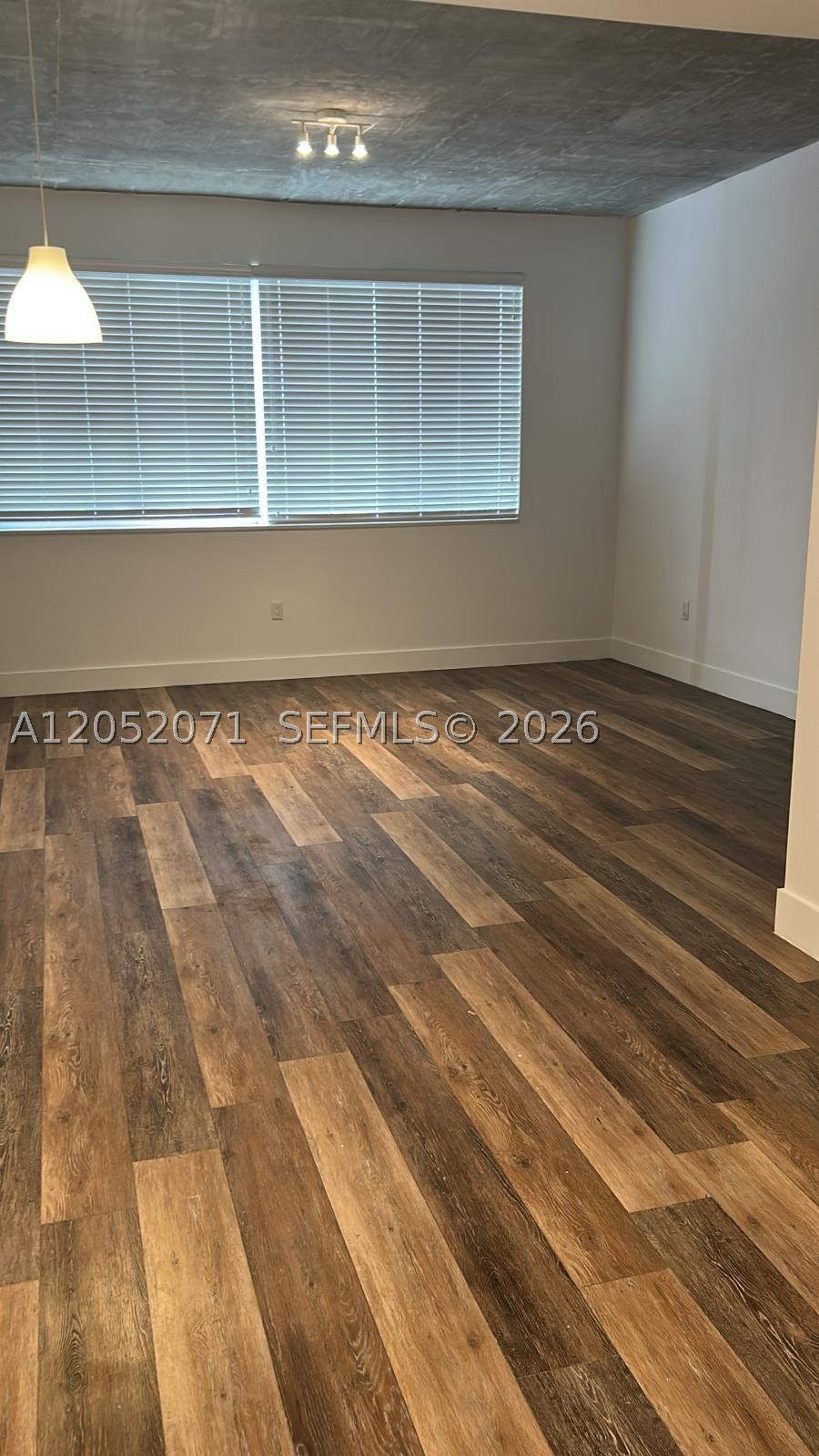 LAWRENCE ESTATE LAND CO - Residential Lease