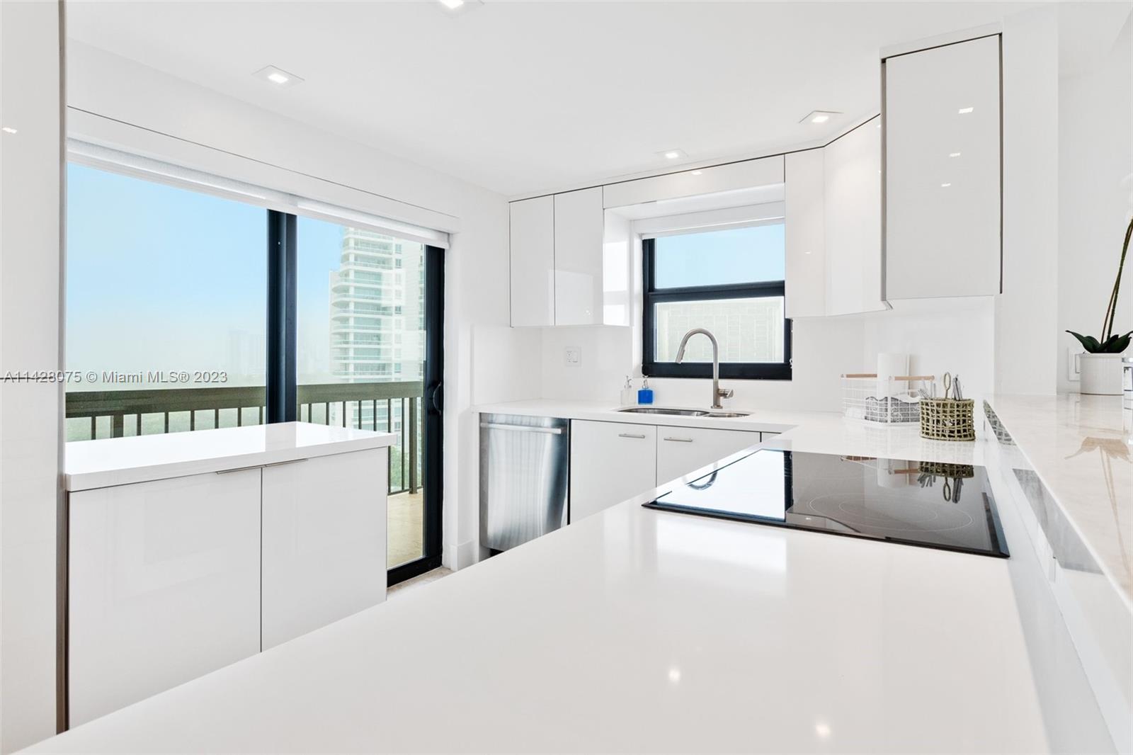 BRICKELL BAY CLUB CONDO - Residential Lease