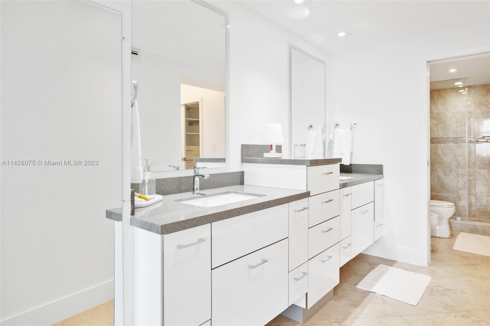 BRICKELL BAY CLUB CONDO - Residential Lease