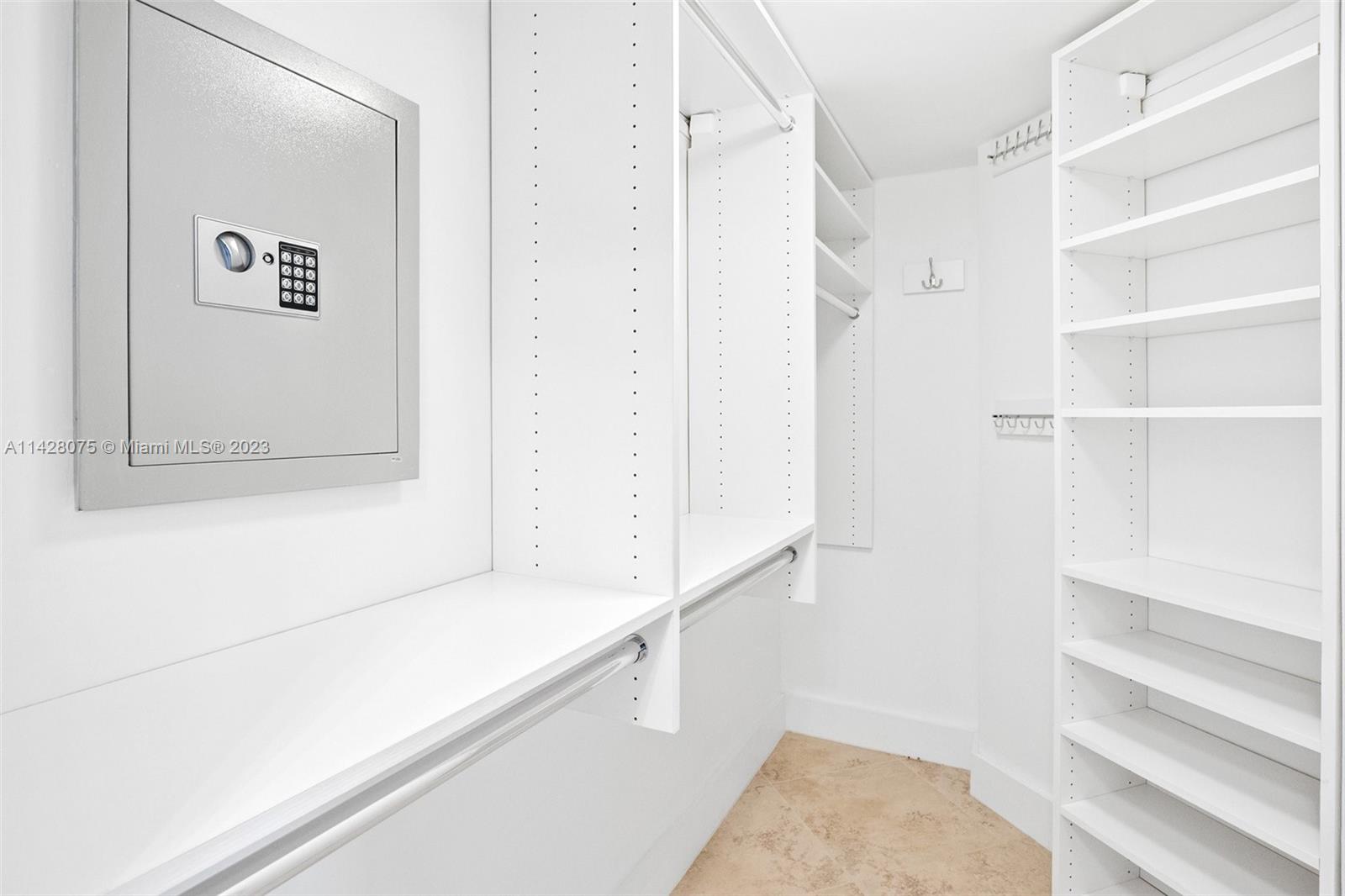 BRICKELL BAY CLUB CONDO - Residential Lease