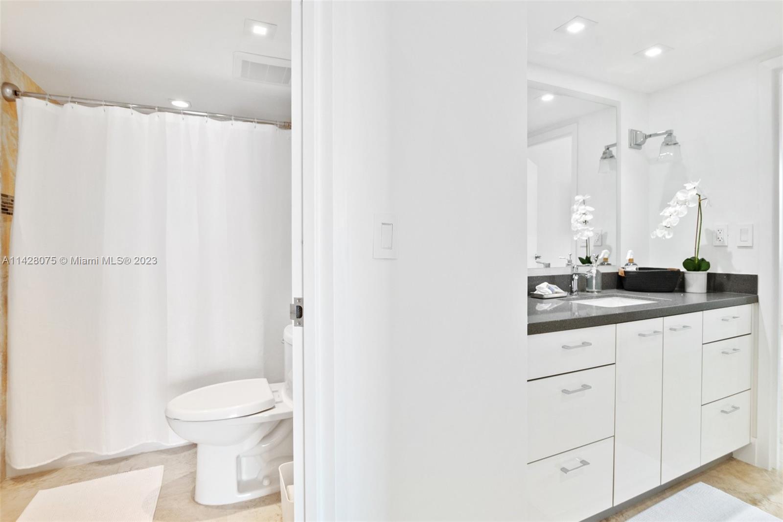 BRICKELL BAY CLUB CONDO - Residential Lease