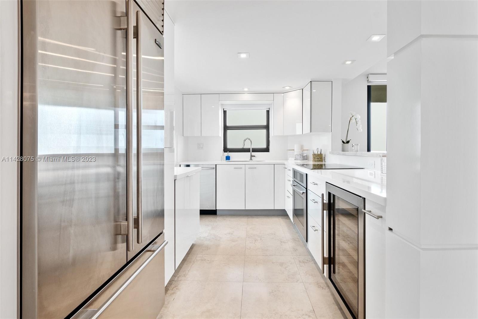 BRICKELL BAY CLUB CONDO - Residential Lease