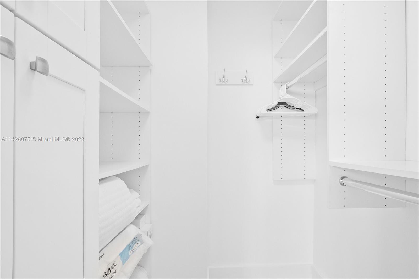 BRICKELL BAY CLUB CONDO - Residential Lease