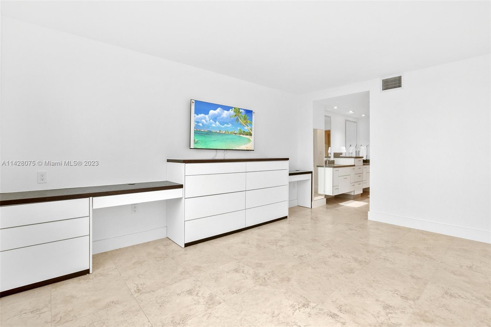BRICKELL BAY CLUB CONDO - Residential Lease
