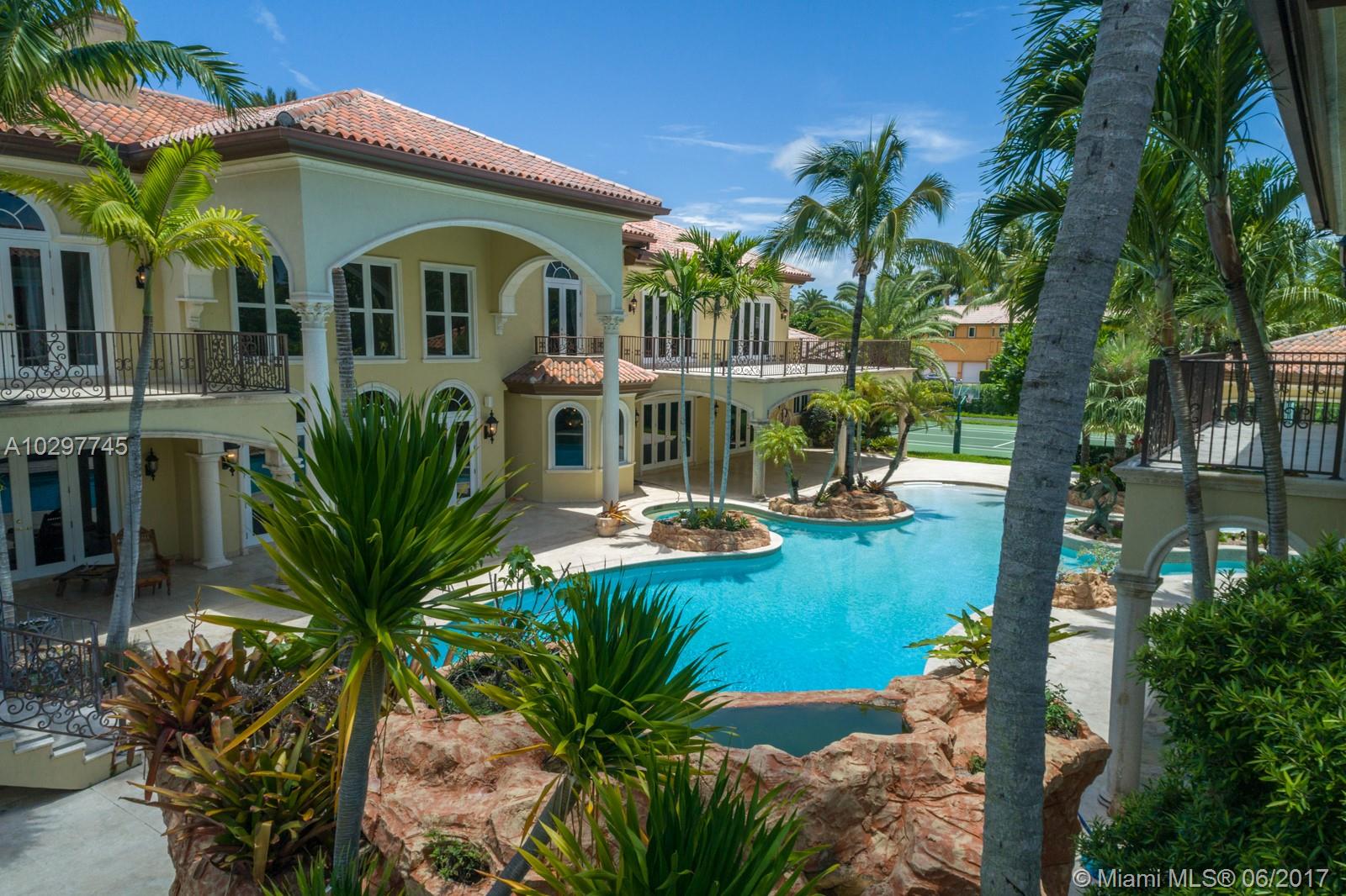LOS PINOS - Residential