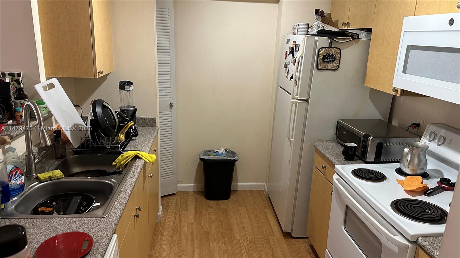 REGENT PARK CONDO - Residential