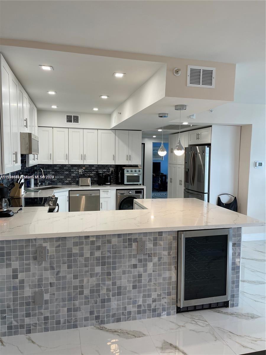 WAVE CONDO - Residential Lease