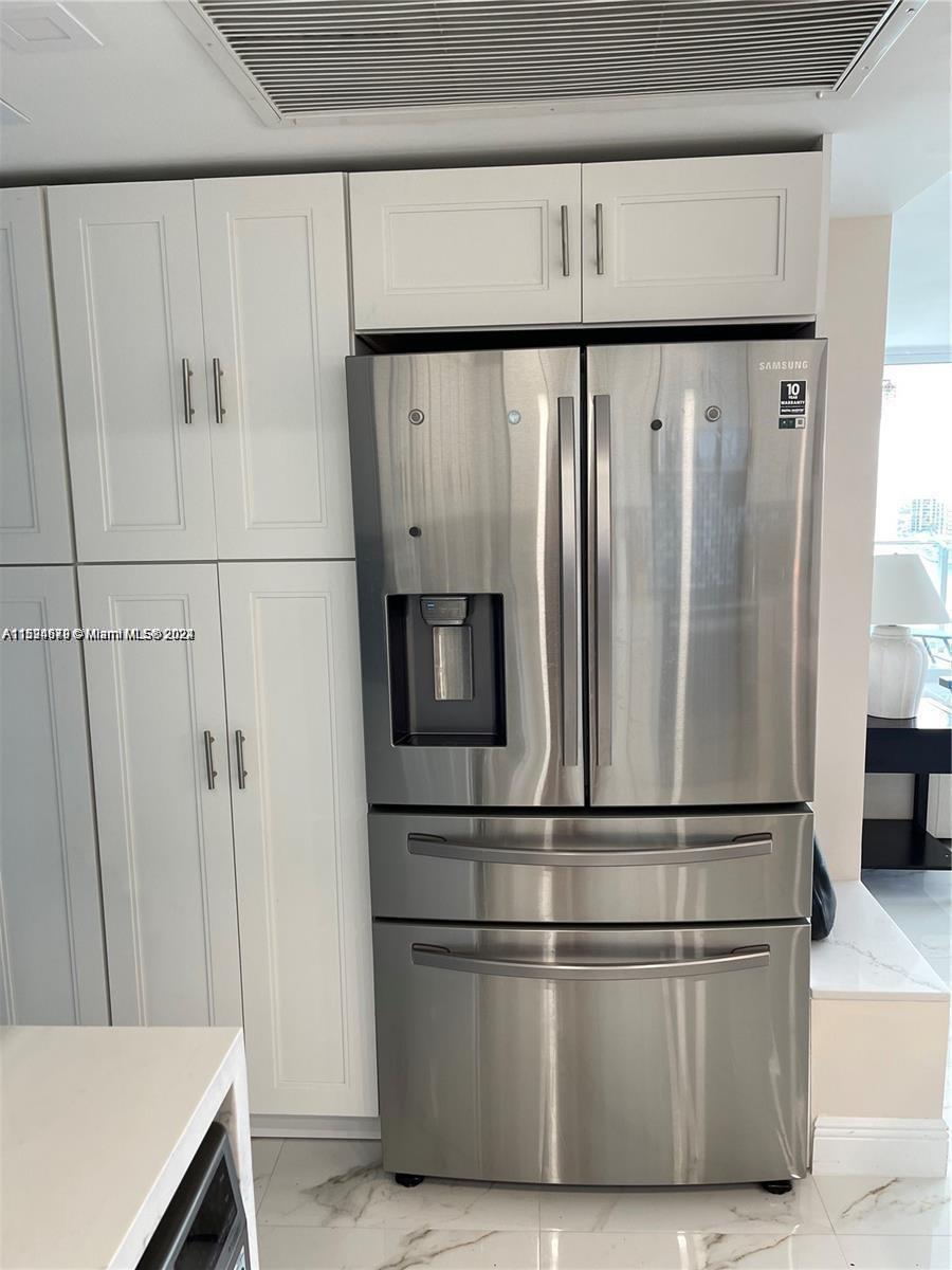 WAVE CONDO - Residential Lease