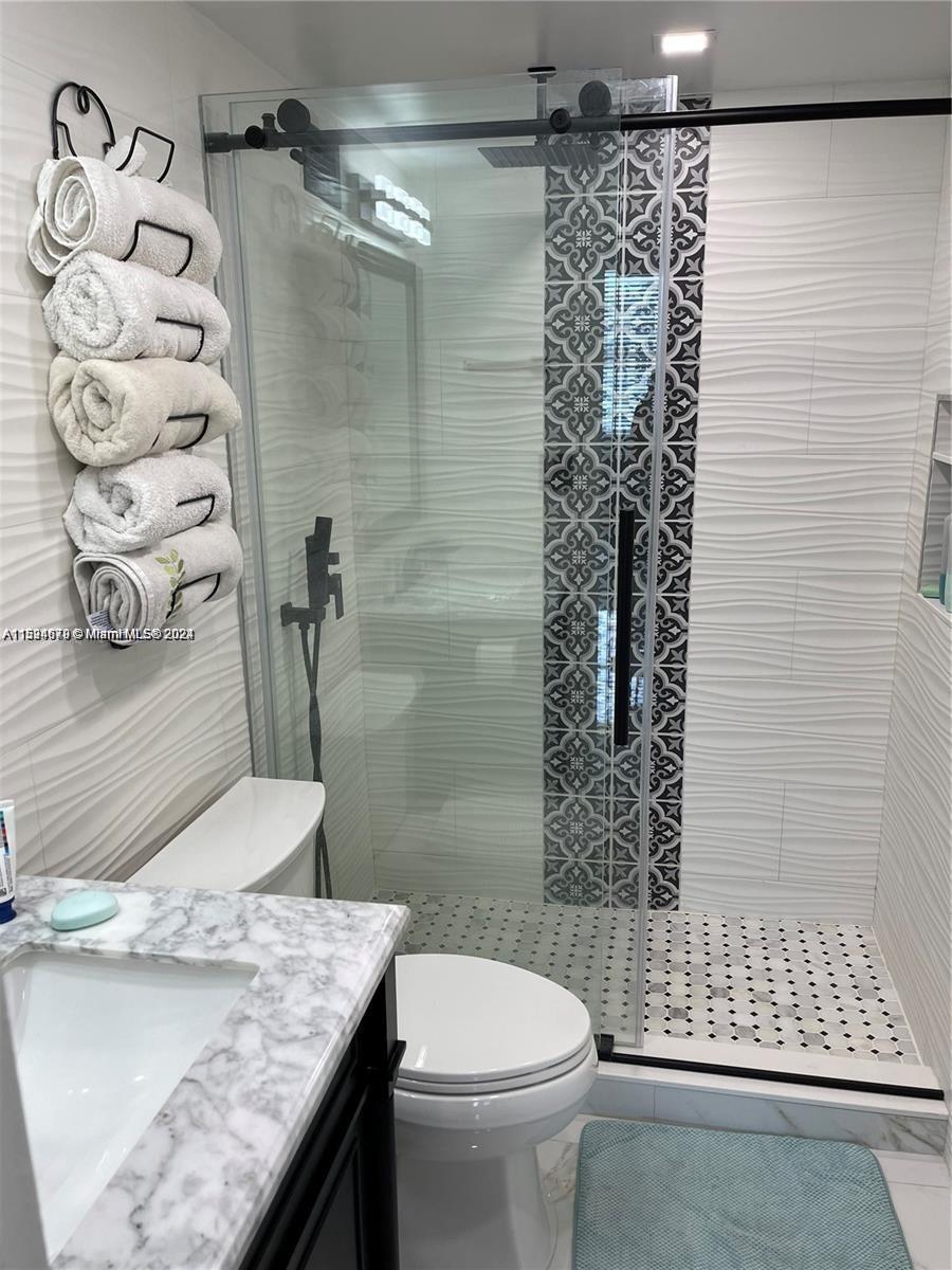 WAVE CONDO - Residential Lease