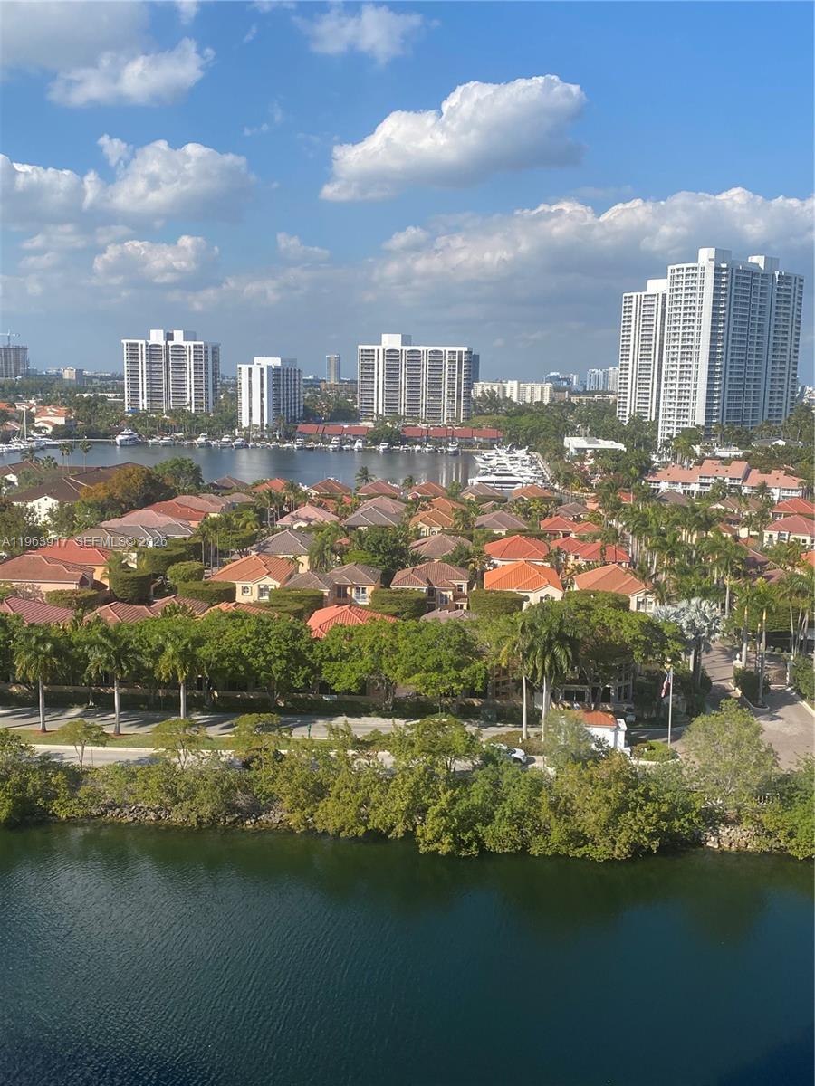 FLAMENCO CONDO TOWER I - Residential