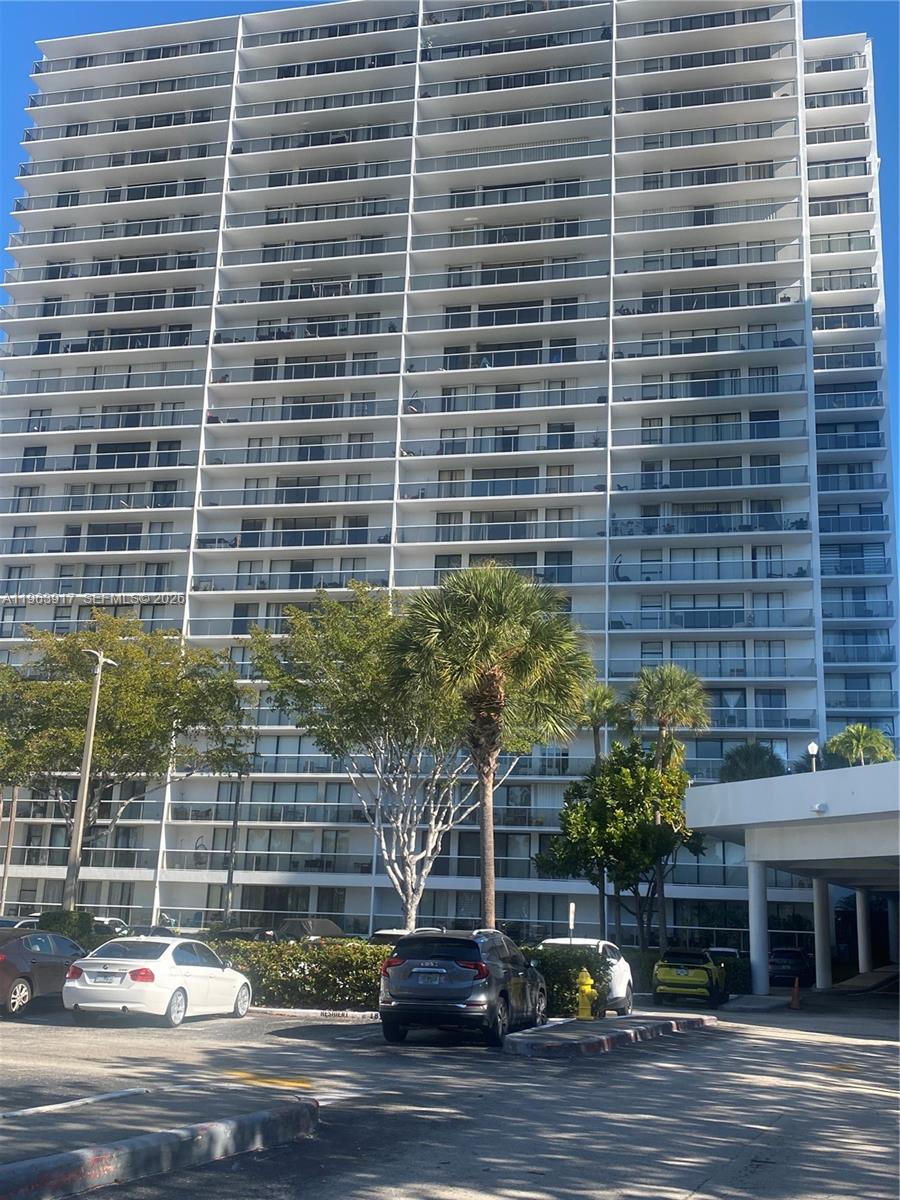 FLAMENCO CONDO TOWER I - Residential
