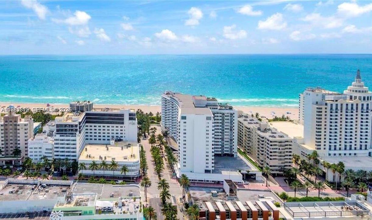THE DECOPLAGE CONDO - Residential
