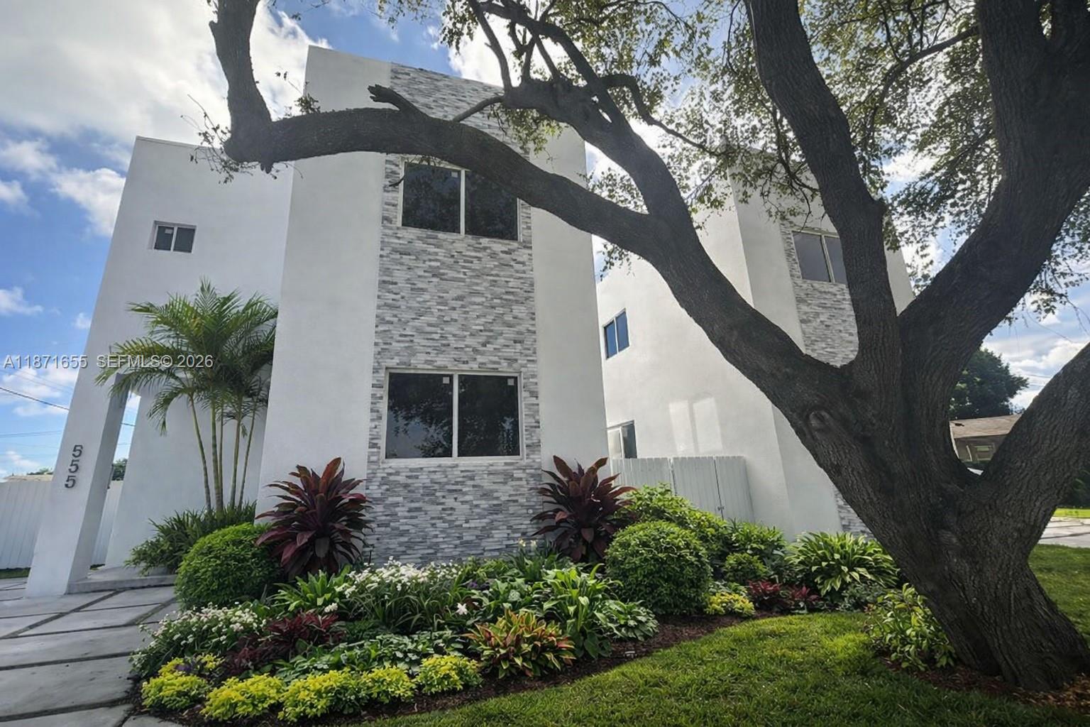 Welcome to this stunning new construction single family home, designed with the perfect blend of modern style
and functionality. This spacious 3-bedroom, 2.5-bathroom home offers 1600 square feet of thoughtfully designed
living space, ideal for families, professionals, or anyone looking for a contemporary, move-in-ready home. Located in a sought-after neighborhood with convenient access to local amenities, schools, shopping, and major roads. Three generously sized bedrooms perfect for relaxation and privacy. Two an a half bathrooms Stylish with sleek fixtures, offering both comfort and convenience. A beautiful, open-concept kitchen with modern  appliances and plenty of counter space. Perfect for entertaining or enjoying family meals in a bright, airy space.