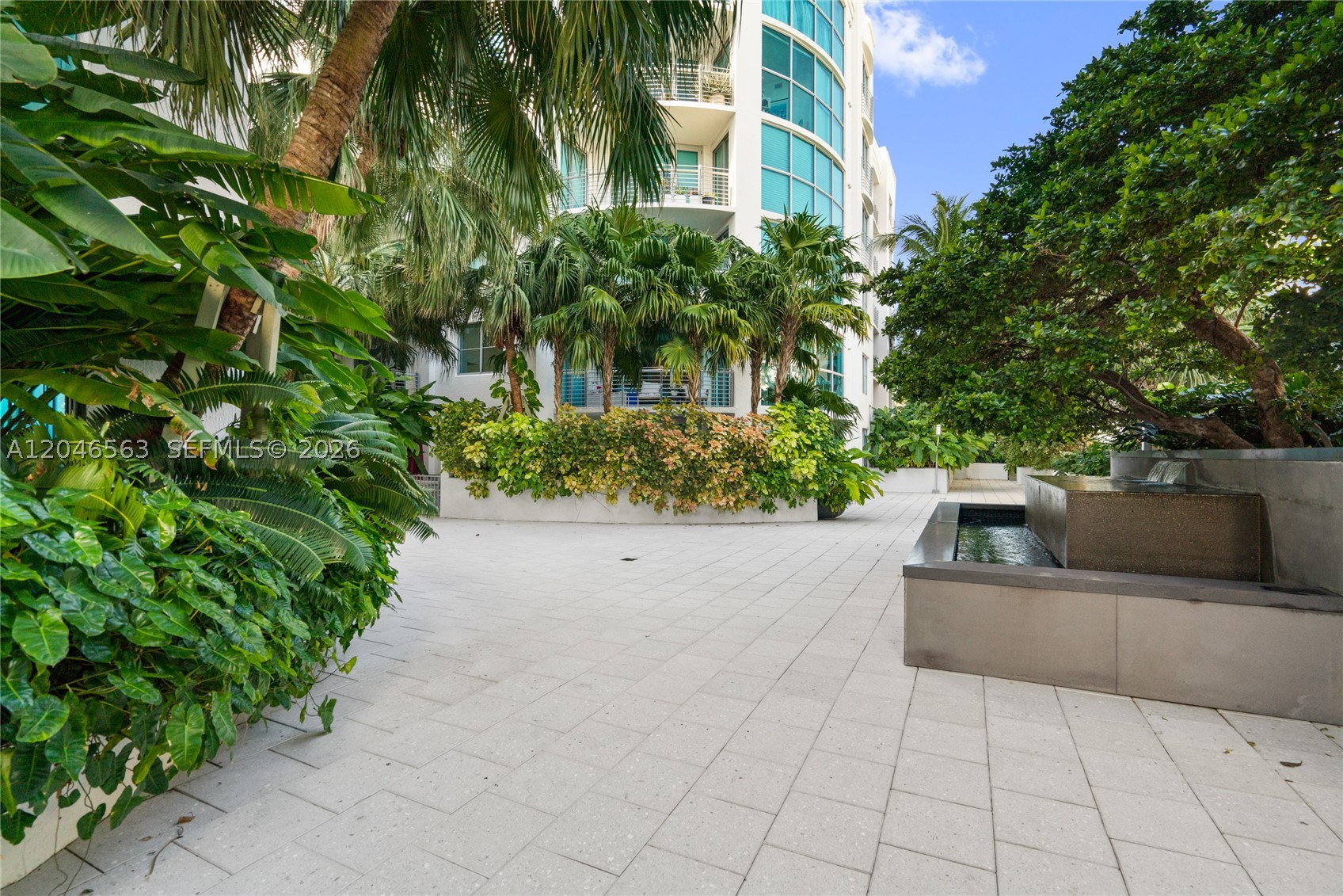 THE COSMOPOLITAN RESIDENCE - Residential